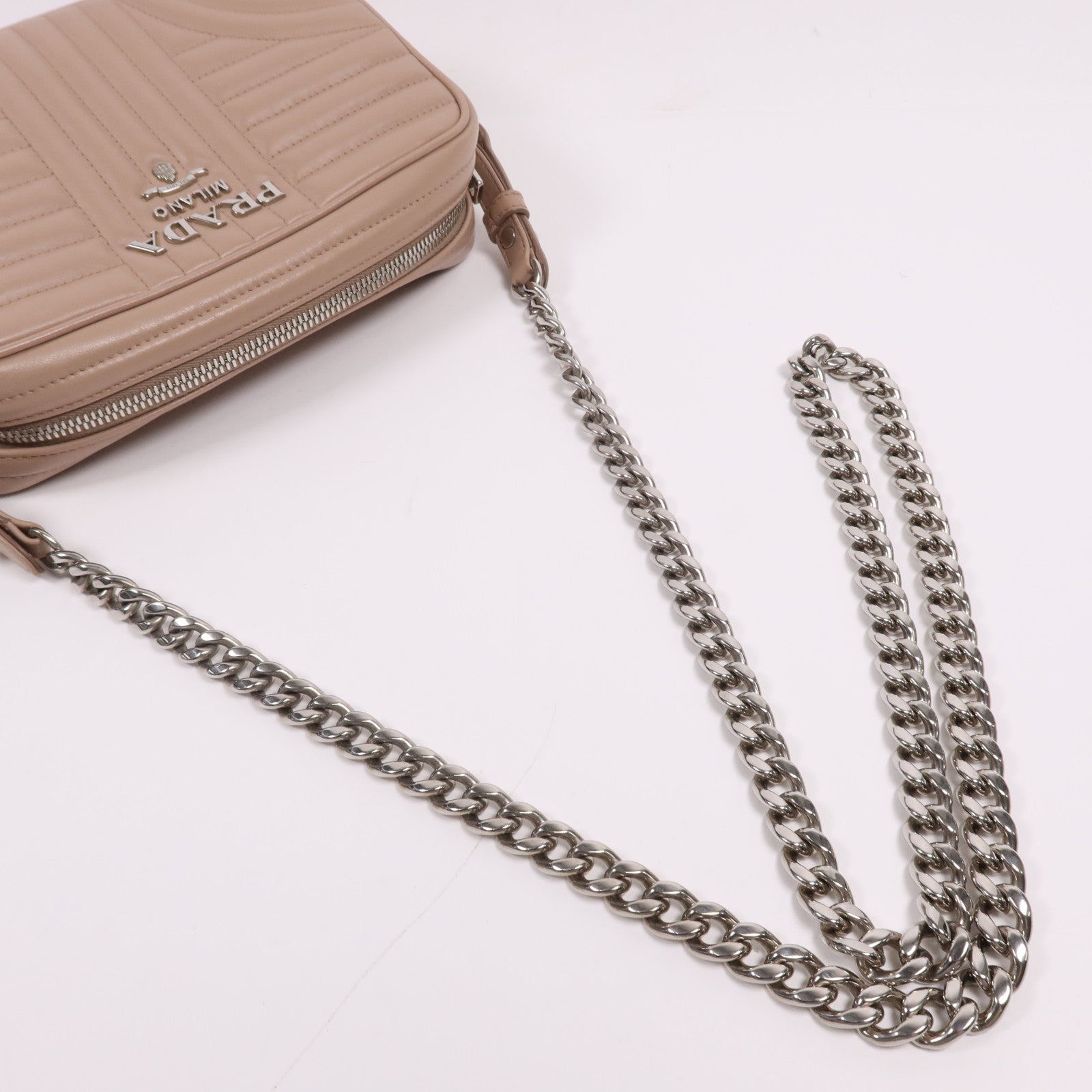 PRADA 牛皮皮革Shoulder Bag銀扣肩背袋