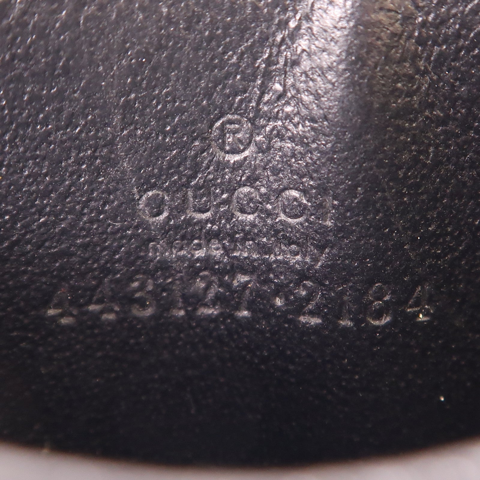 GUCCI 牛皮皮革GG Marmont金扣卡片套