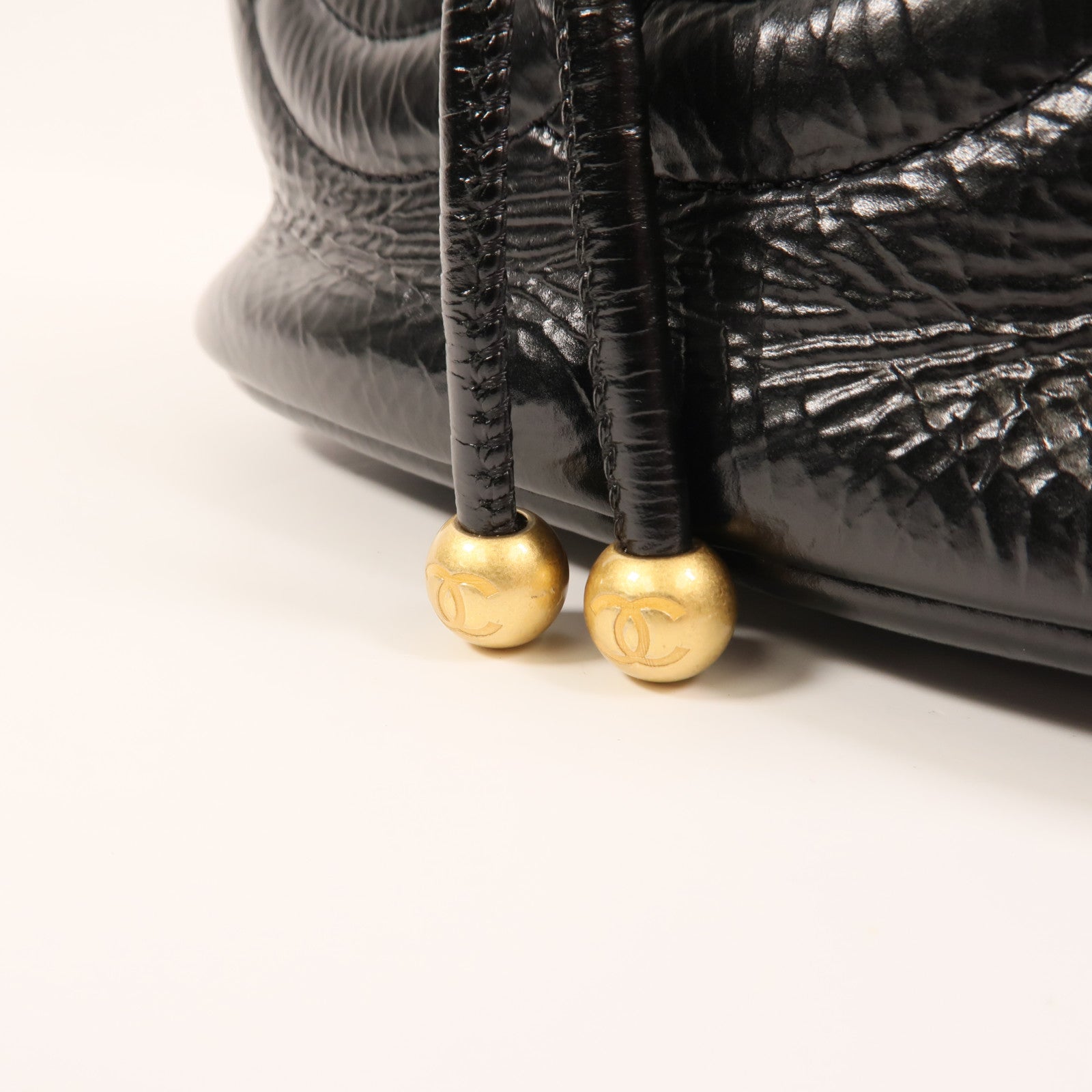 CHANEL 牛皮皮革Bucket金扣鏈帶肩背袋