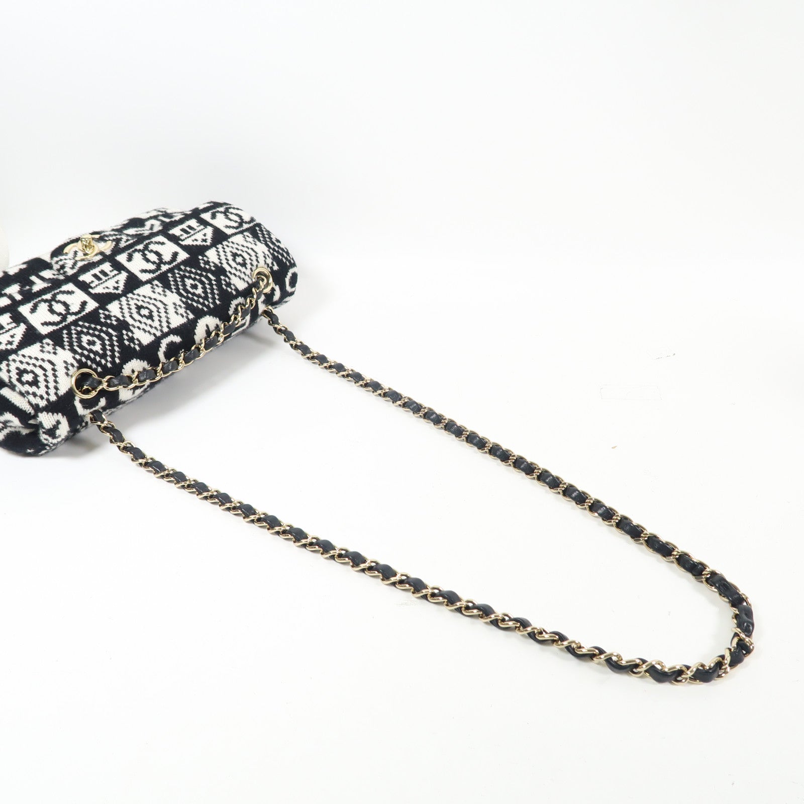 CHANEL 軟呢Chain Shoulder金扣鏈帶肩背袋黑色/白色