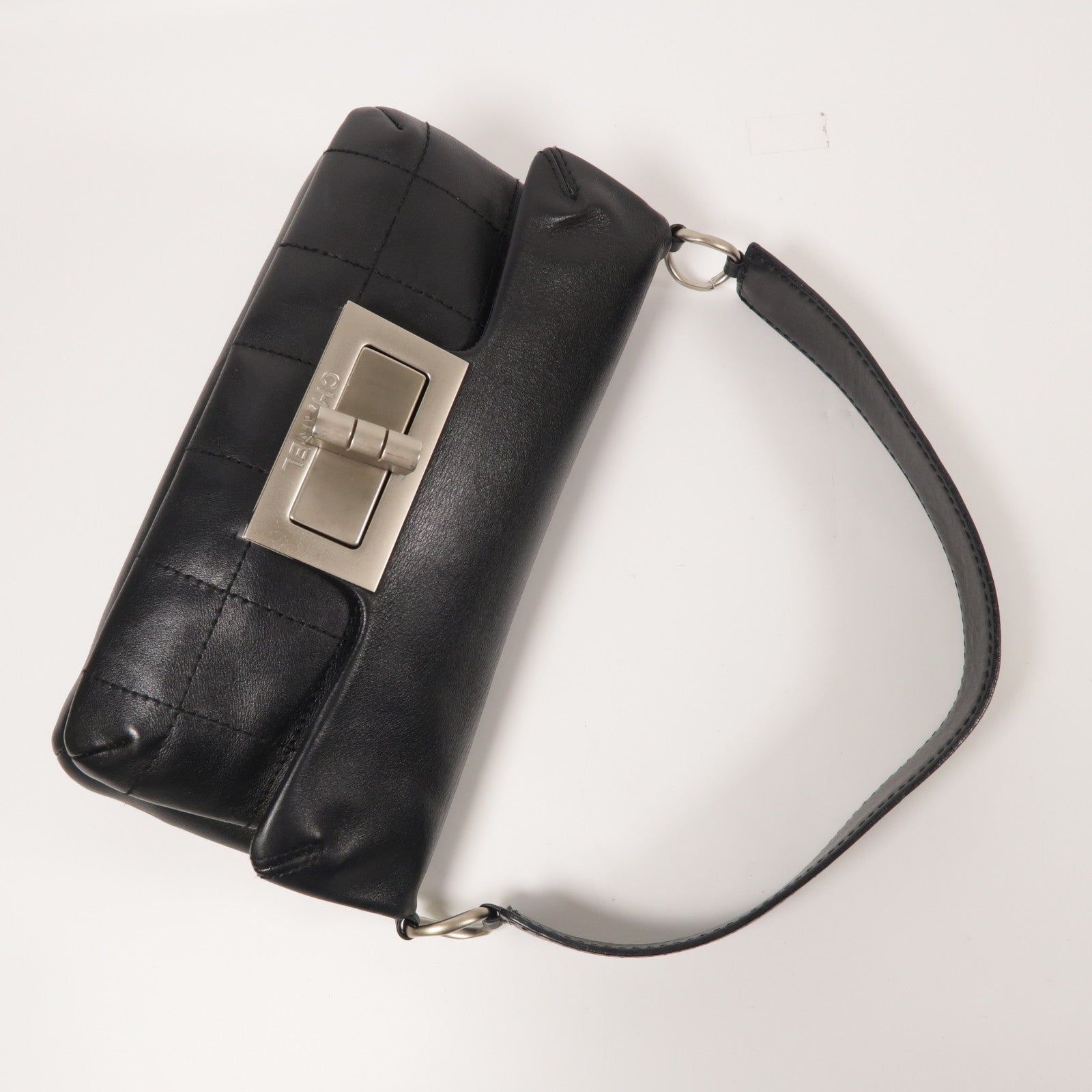 CHANEL 牛皮皮革2.55 Shoulder Bag銀扣肩背袋