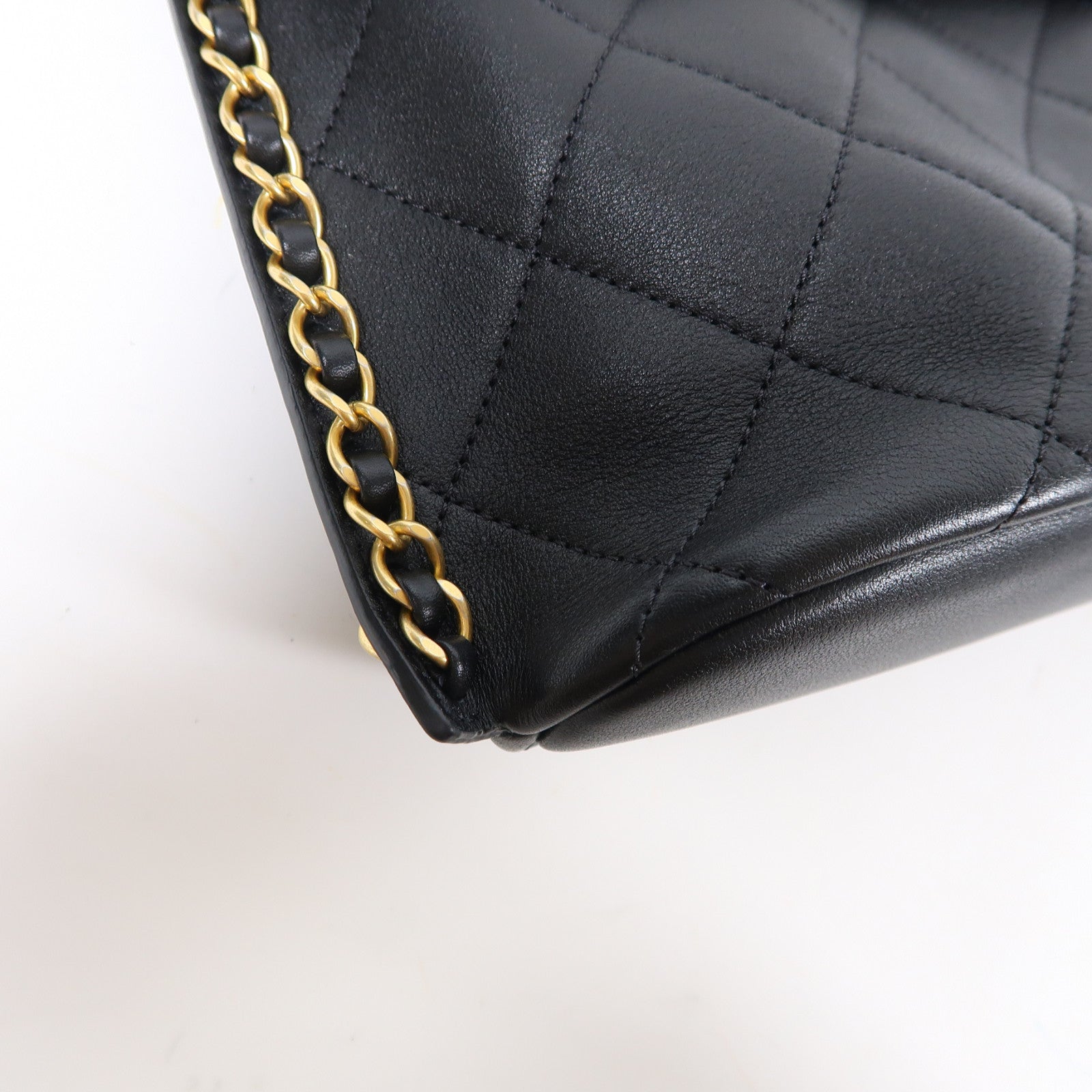 CHANEL 菱格牛皮皮革Chain Shoulder金扣鏈帶肩背袋黑色