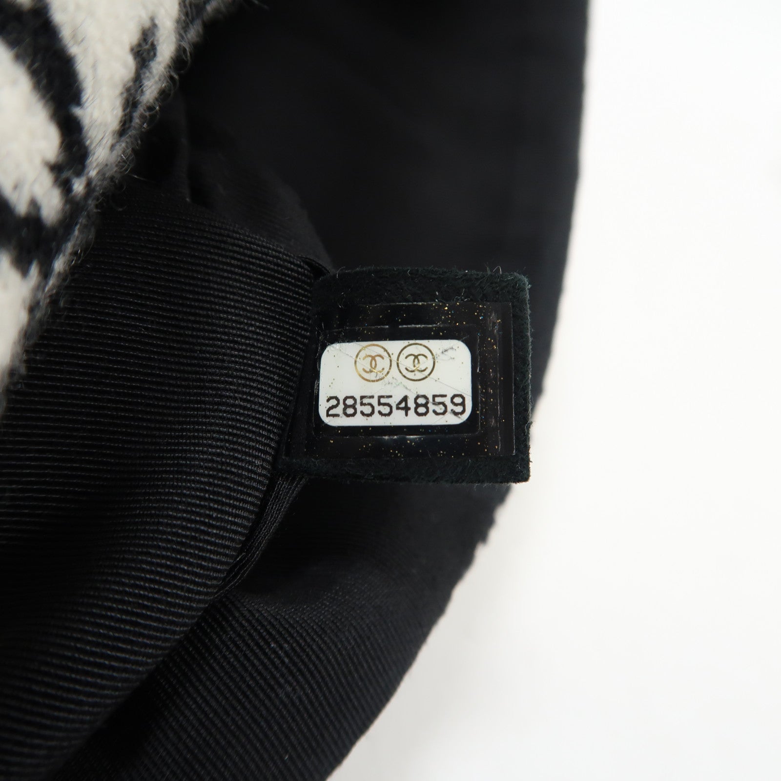 CHANEL 軟呢Chain Shoulder金扣鏈帶肩背袋黑色/白色