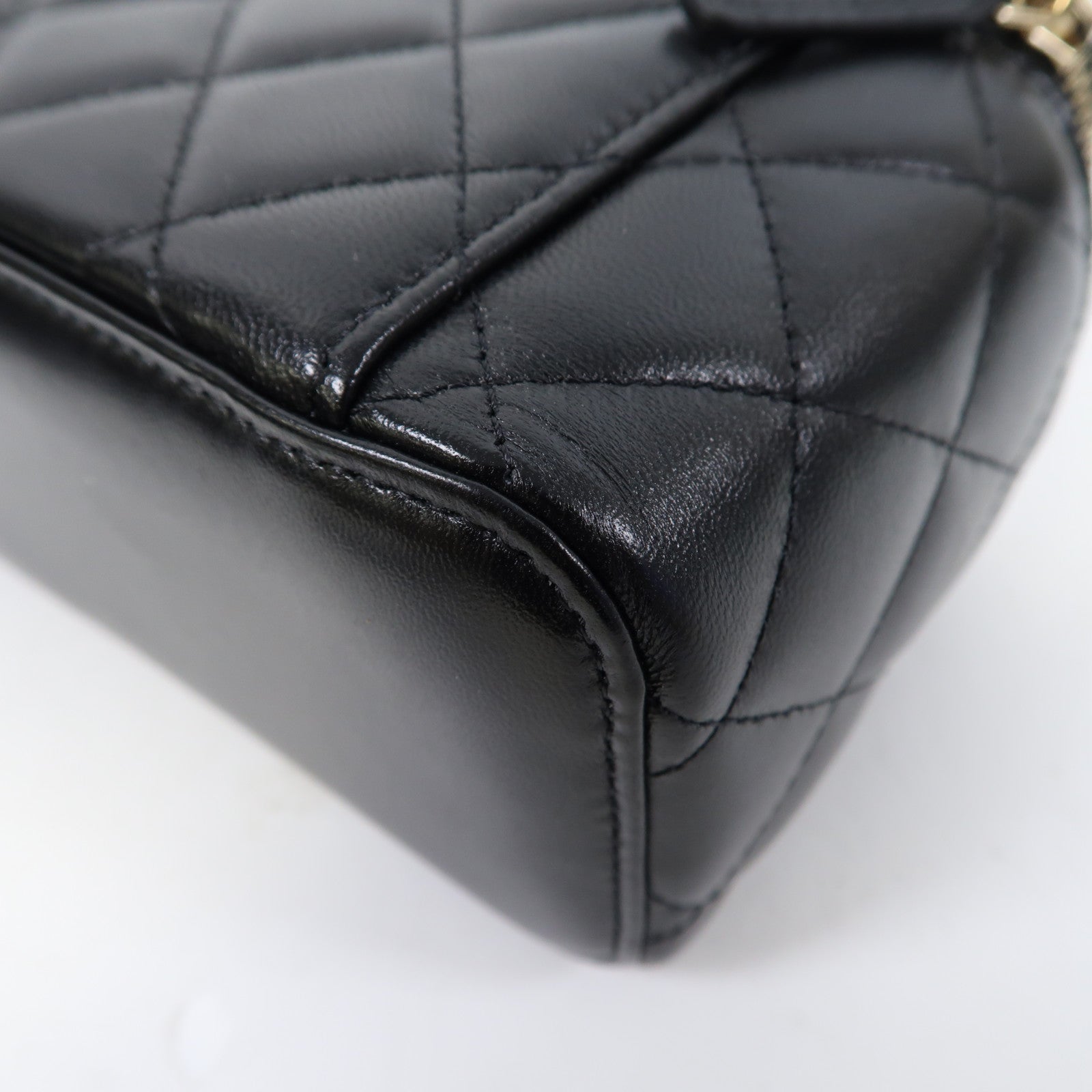CHANEL 【激減優惠】菱格羊皮皮革Vanity Case金扣鏈帶肩背袋黑色
