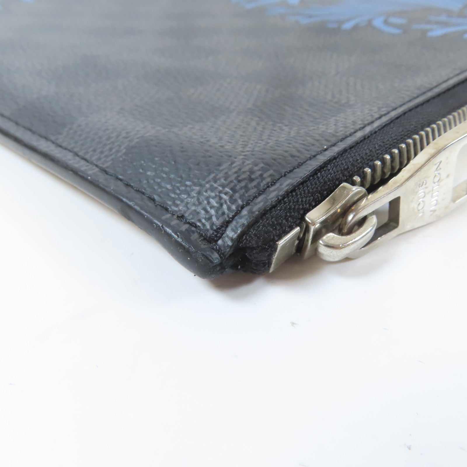 LOUIS VUITTON Damier Graphite Pochette Jour GM銀扣手拿包黑色/藍色