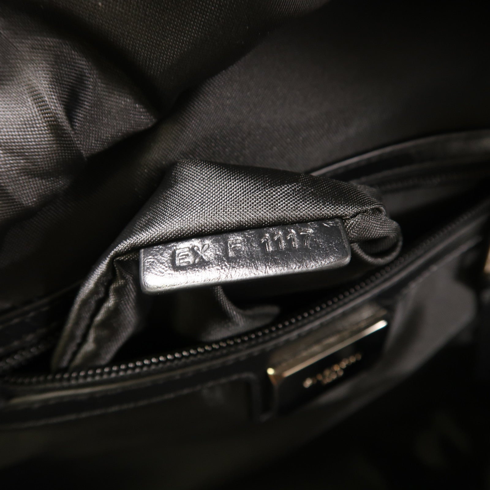 GIVENCHY 牛皮皮革Backpack銀扣背包