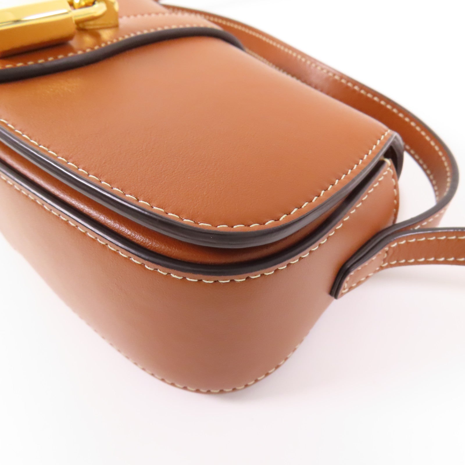CELINE 牛皮皮革Tabou Clutch on Strap金扣手挽肩背兩用袋