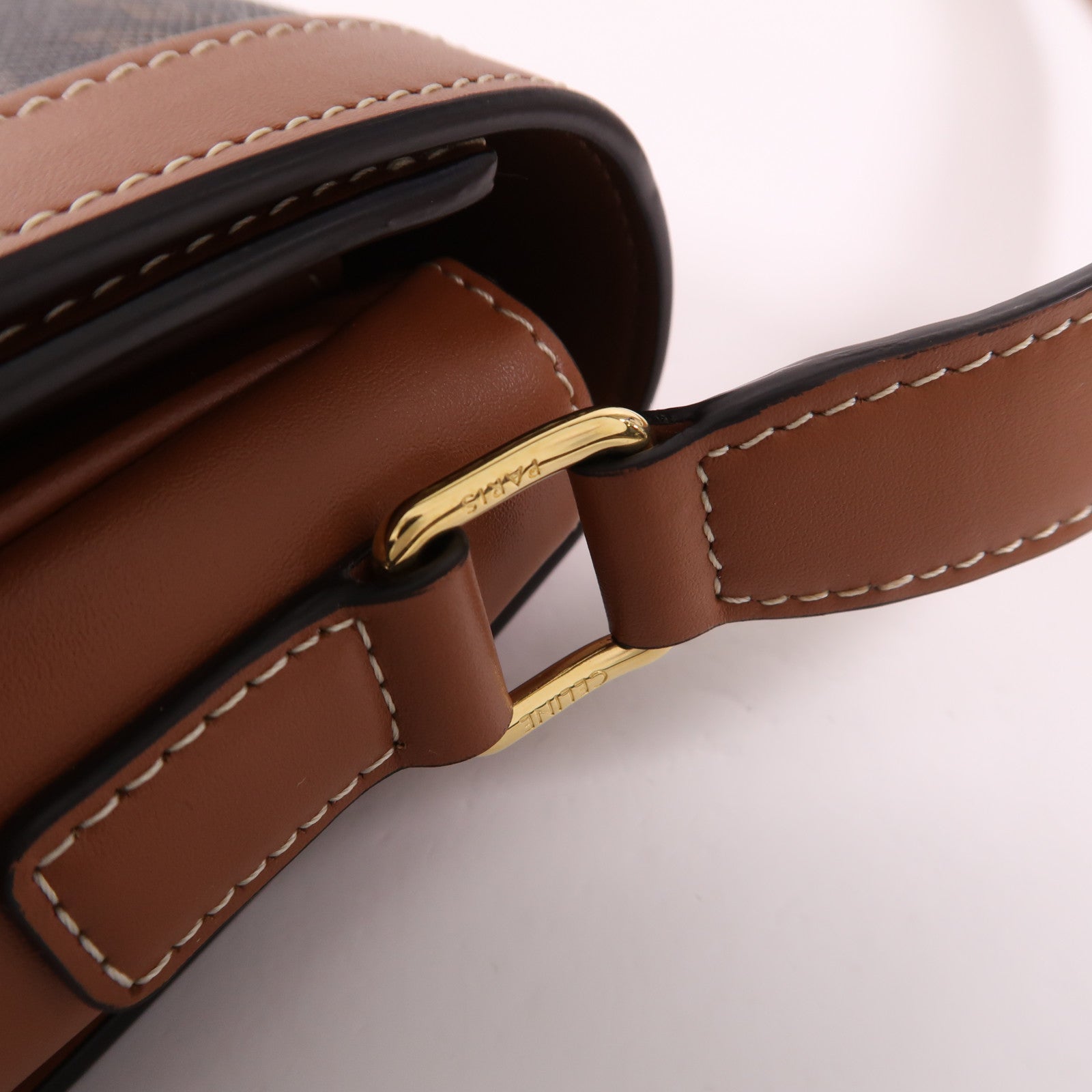 CELINE 塗層帆布Classique Triomphe Bag金扣肩背袋
