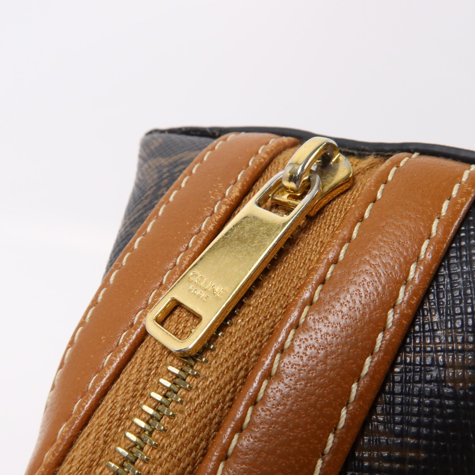 CELINE 塗層帆布Clutch With Chain鏈帶肩背袋