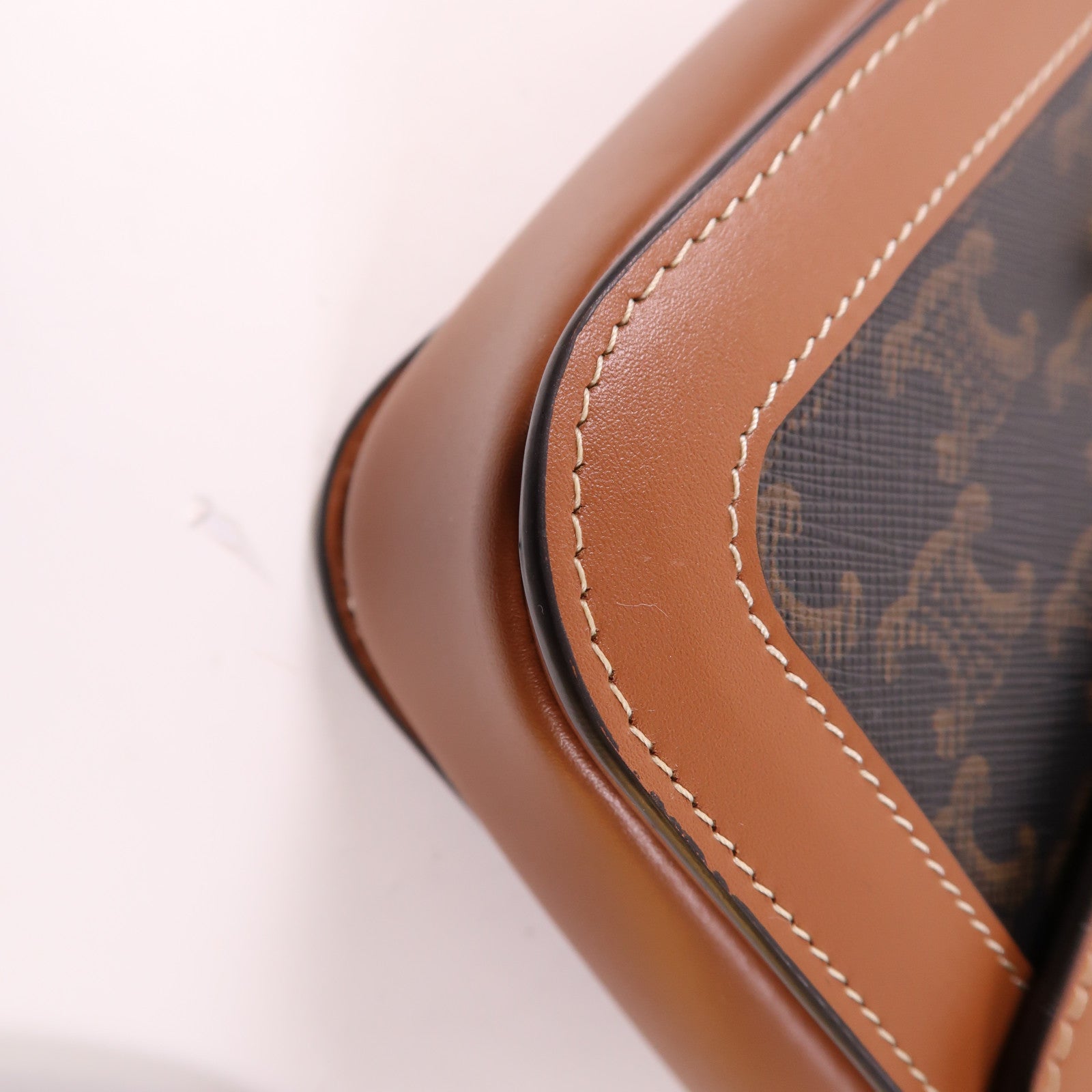 CELINE 塗層帆布Classique Triomphe Bag金扣肩背袋