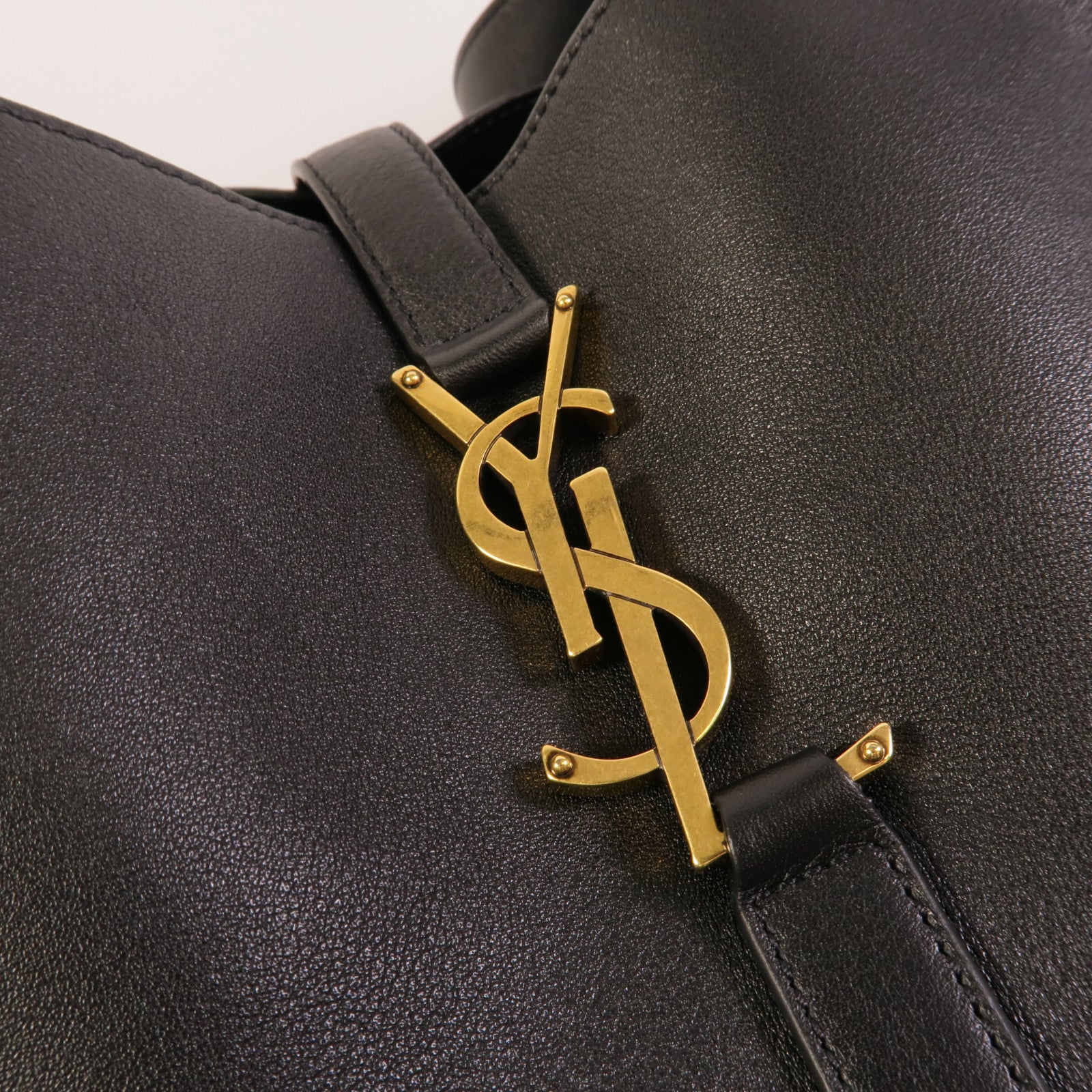 YVES SAINT LAURENT 牛皮皮革Le 5 A7 Supple Large肩背袋