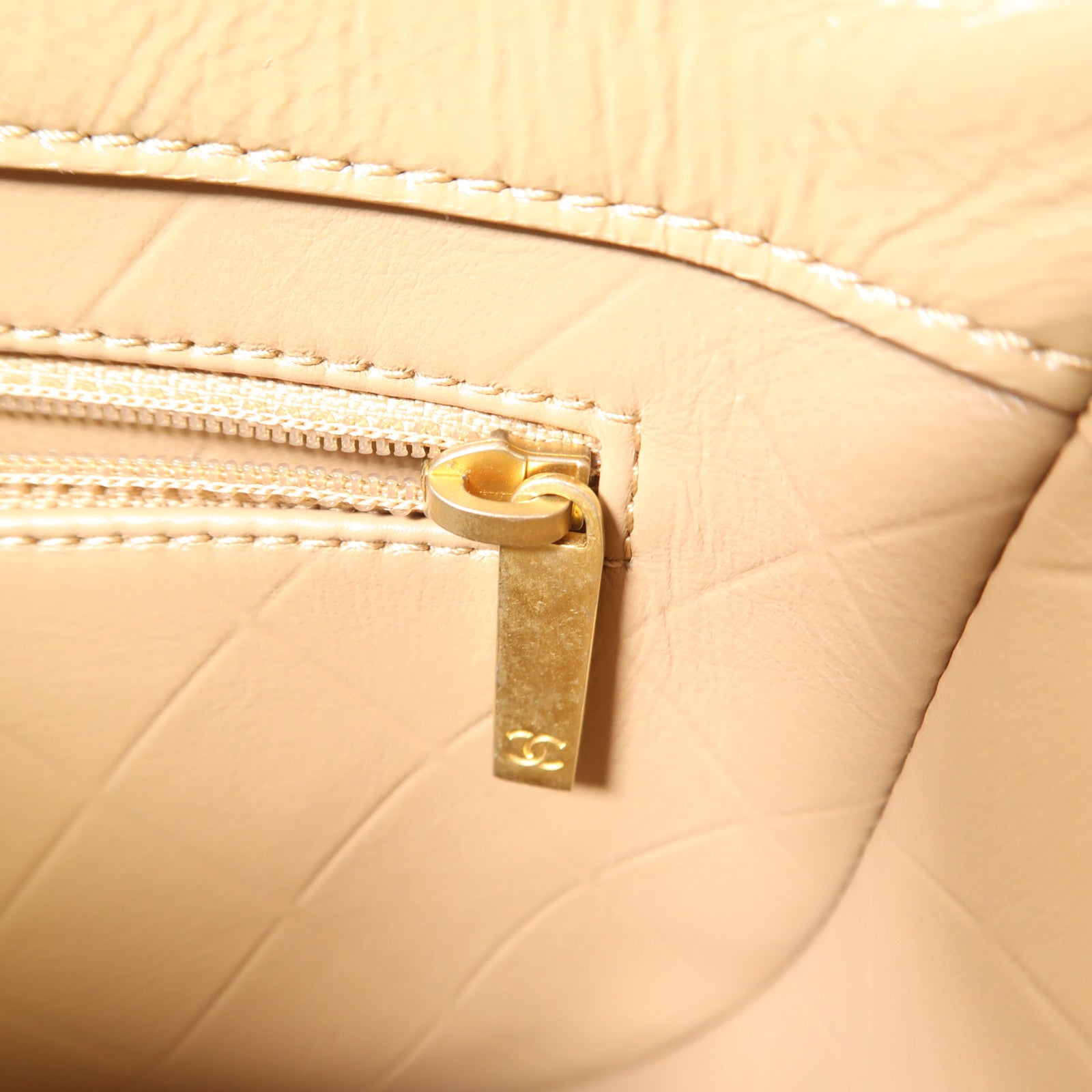 CHANEL 牛皮皮革Chain Shoulder Bag金扣鏈帶肩背袋淺啡色