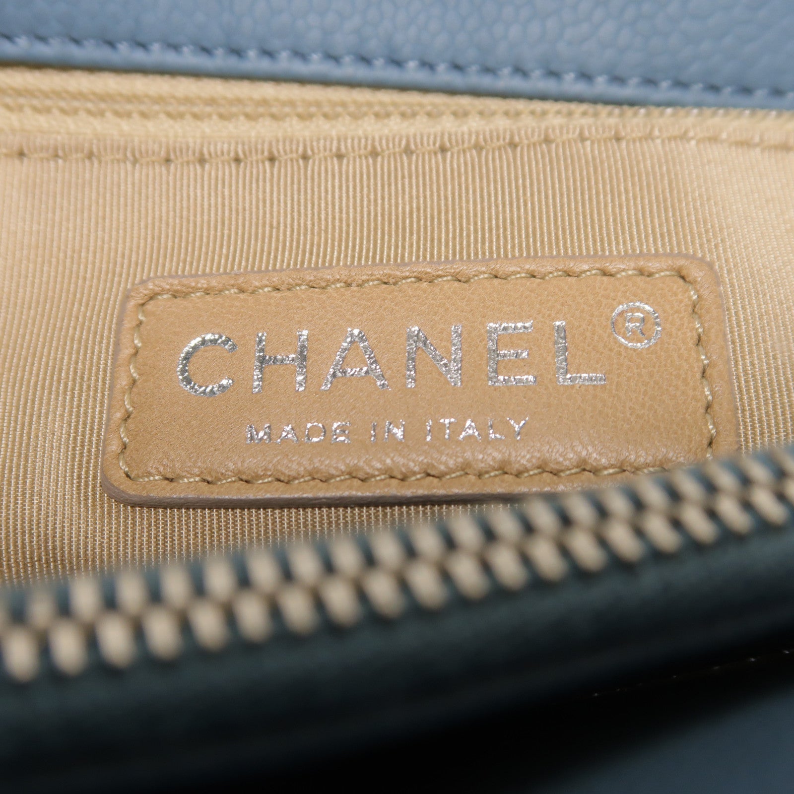 CHANEL 牛皮皮革Shoulder Bag銀扣鏈帶肩背袋