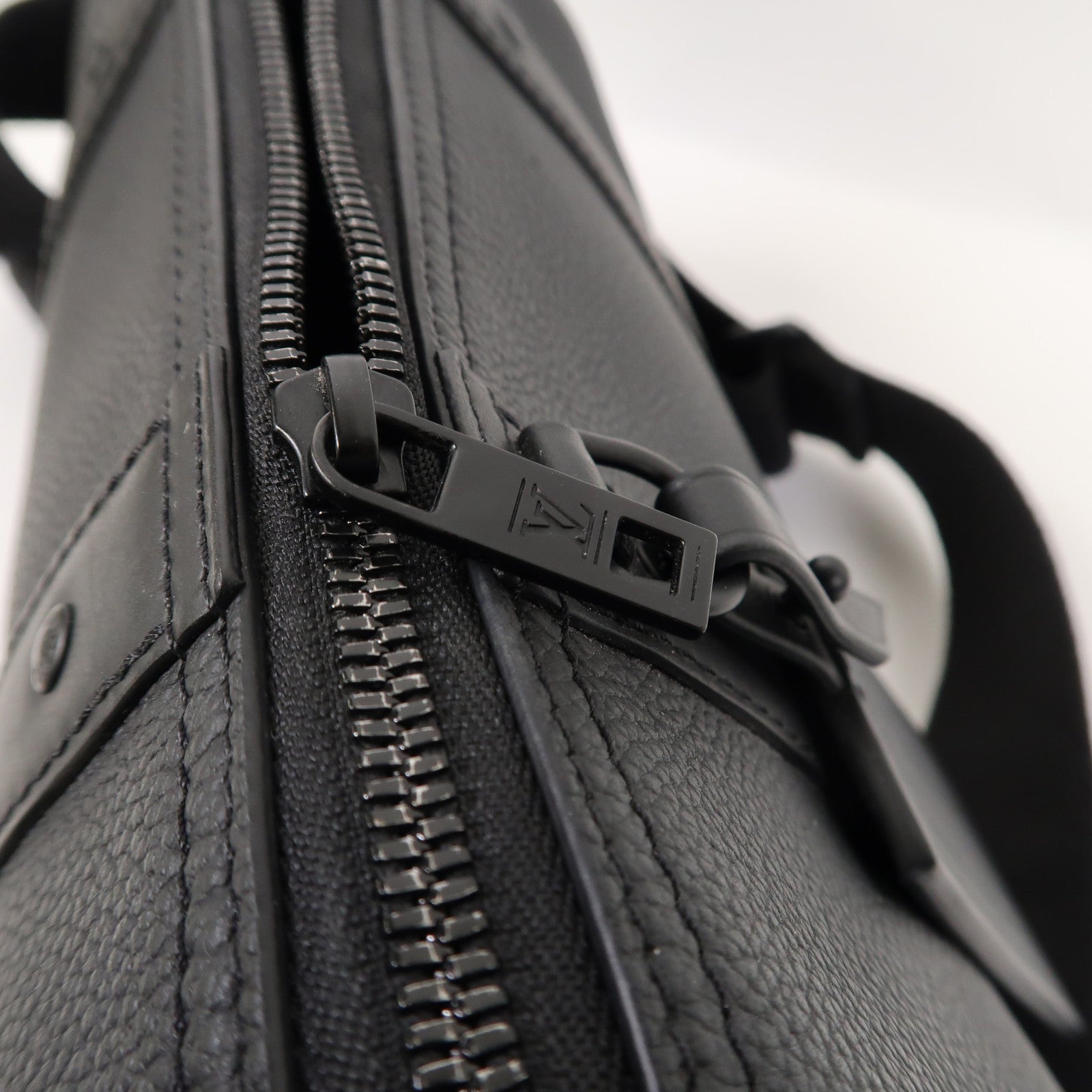 LOUIS VUITTON Aerogram City Keepall肩背袋黑色