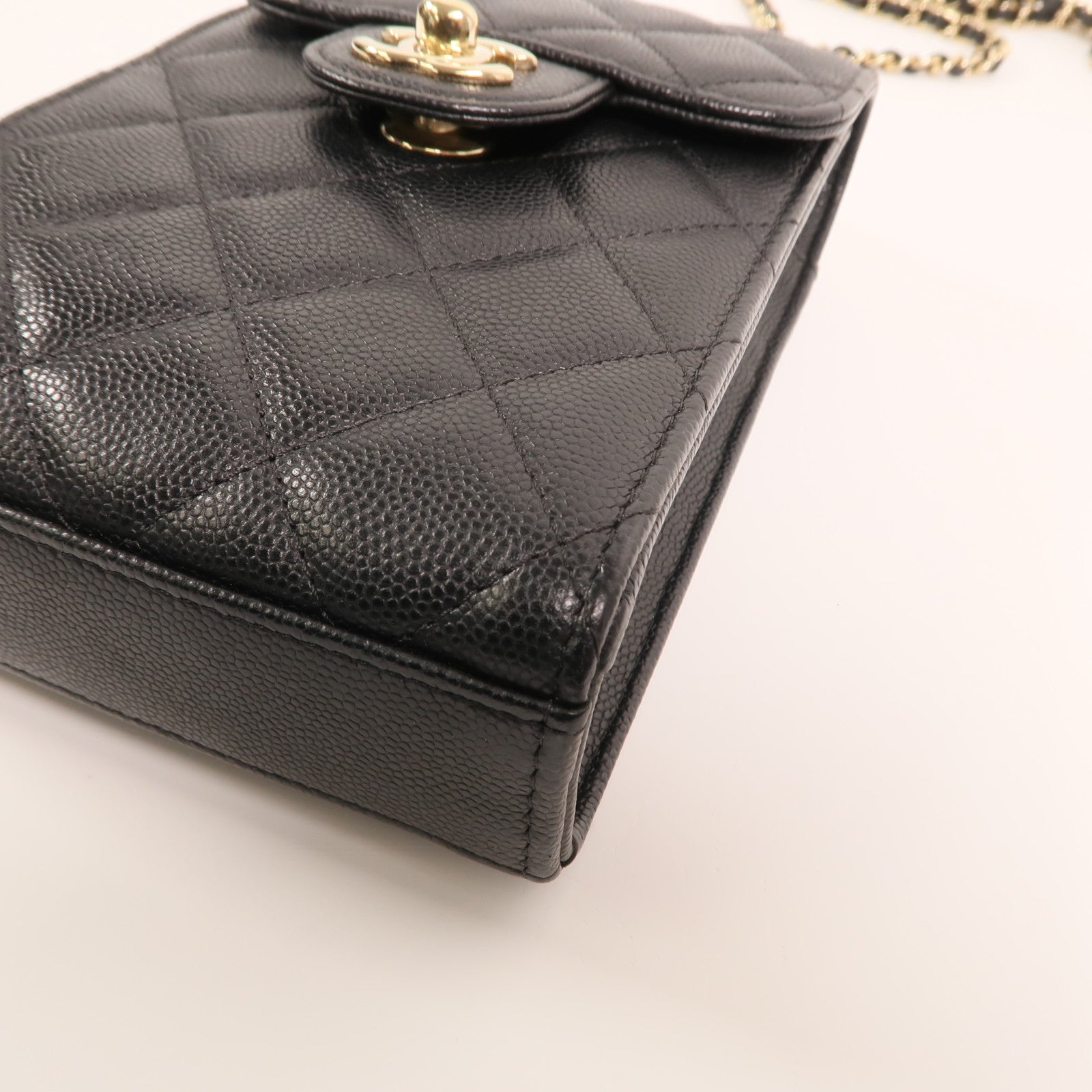 CHANEL 【激減優惠】牛皮皮革Phone Bag金扣鏈帶肩背袋