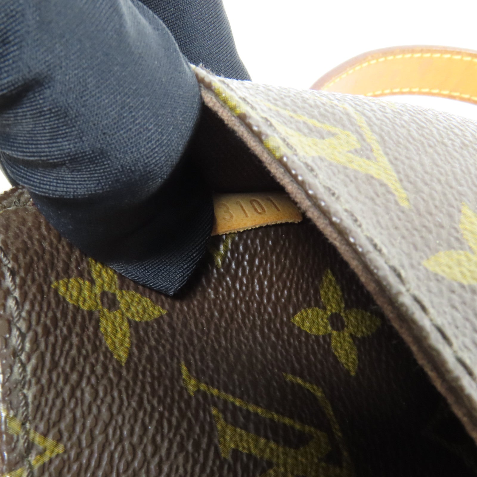 LOUIS VUITTON Monogram Menilmontant MM金扣肩背袋棕色