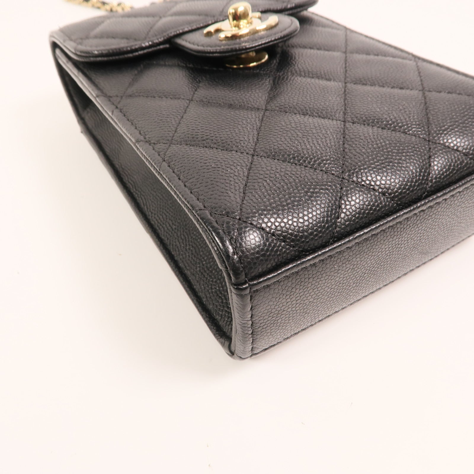CHANEL 【激減優惠】牛皮皮革Phone Bag金扣鏈帶肩背袋