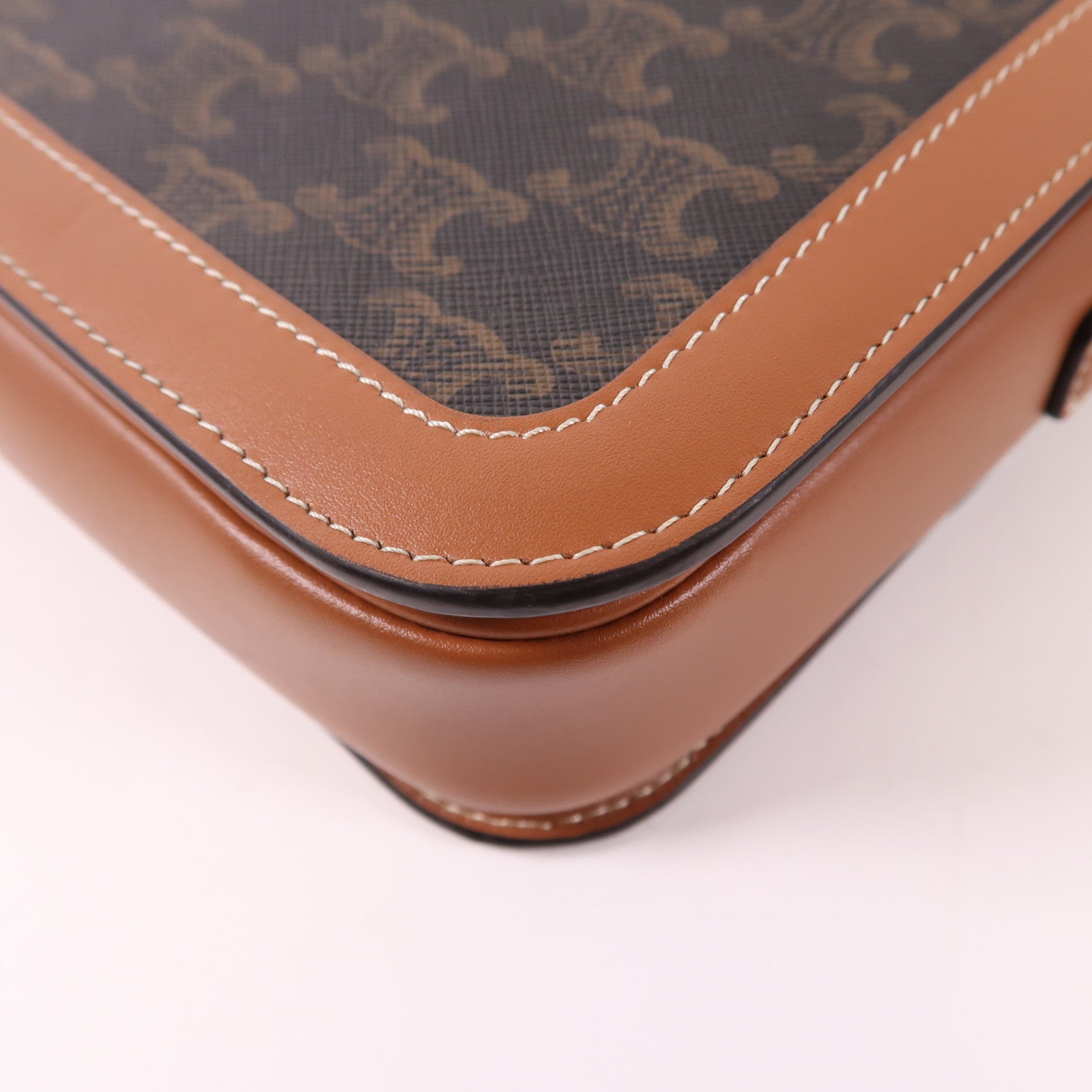 CELINE 塗層帆布Classique Triomphe Bag金扣肩背袋