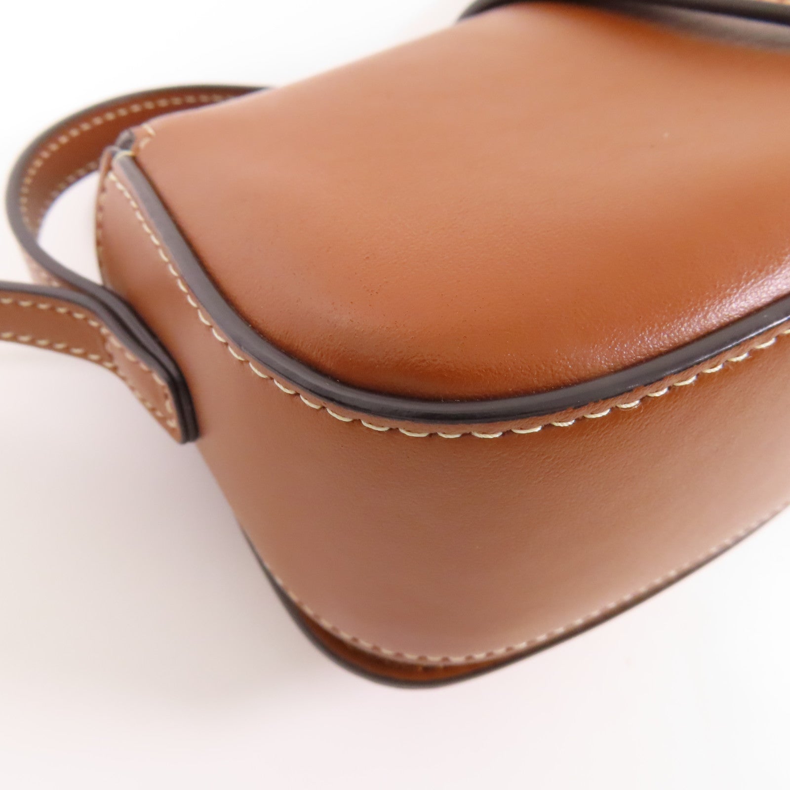 CELINE 牛皮皮革Tabou Clutch on Strap金扣手挽肩背兩用袋