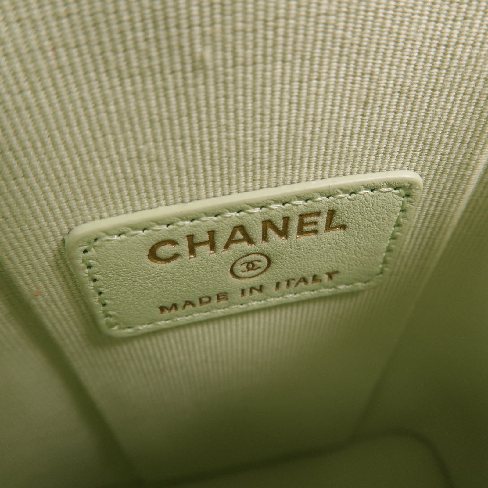 CHANEL 牛皮皮革Vanity Phone Case鏈帶肩背袋