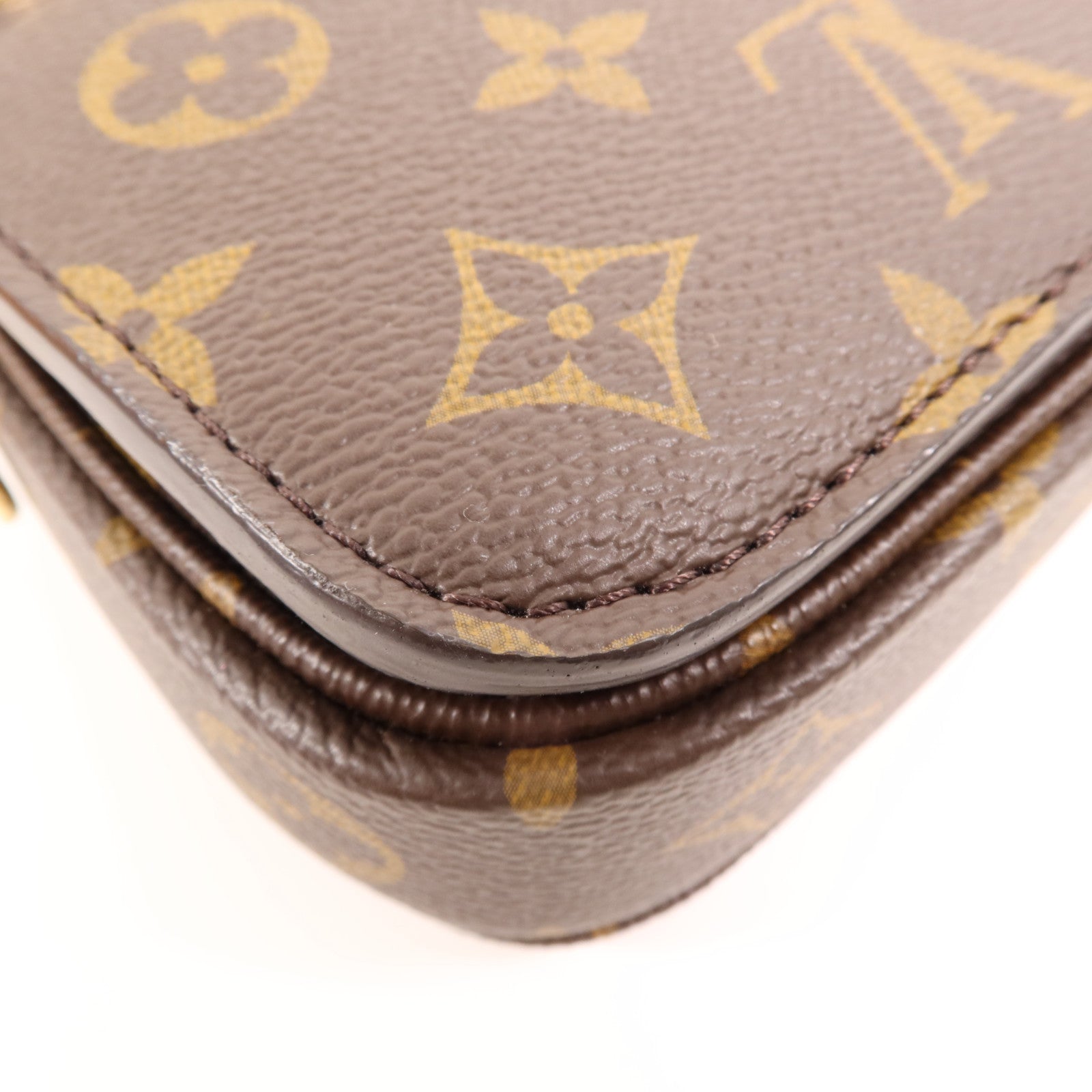 LOUIS VUITTON Monogram Pochette Metis East West金扣手挽肩背兩用袋