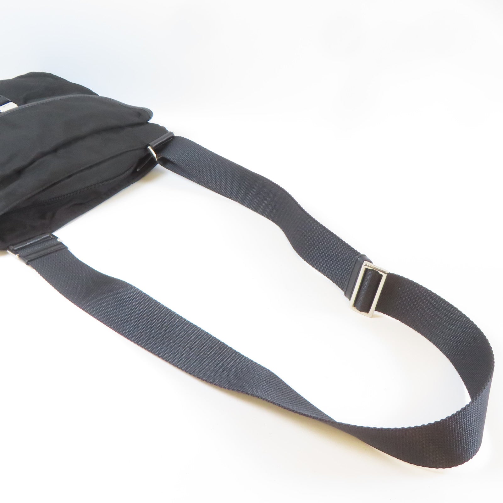 PRADA 尼龍Shoulder Bag銀扣肩背袋黑色