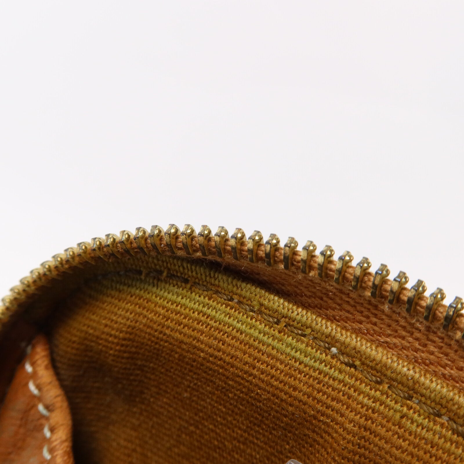 CELINE 塗層帆布Clutch With Chain鏈帶肩背袋
