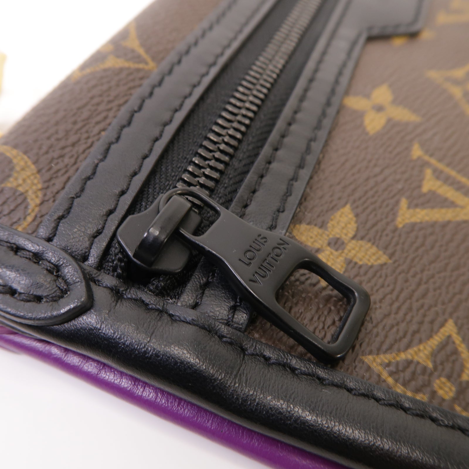 LOUIS VUITTON Monogram Flat Messenger Bag金扣肩背袋棕色/紫色