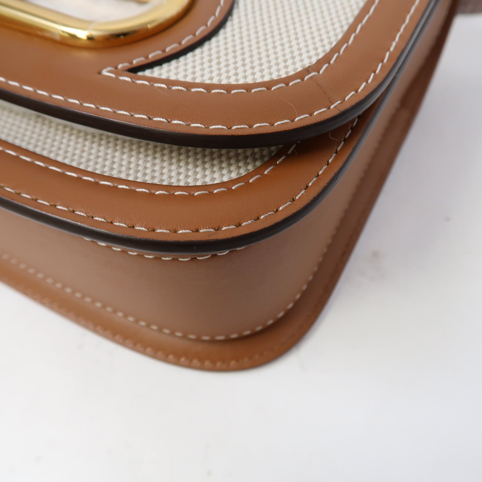 Delvaux 帆布Delvaux Lingot金扣肩背袋啡色