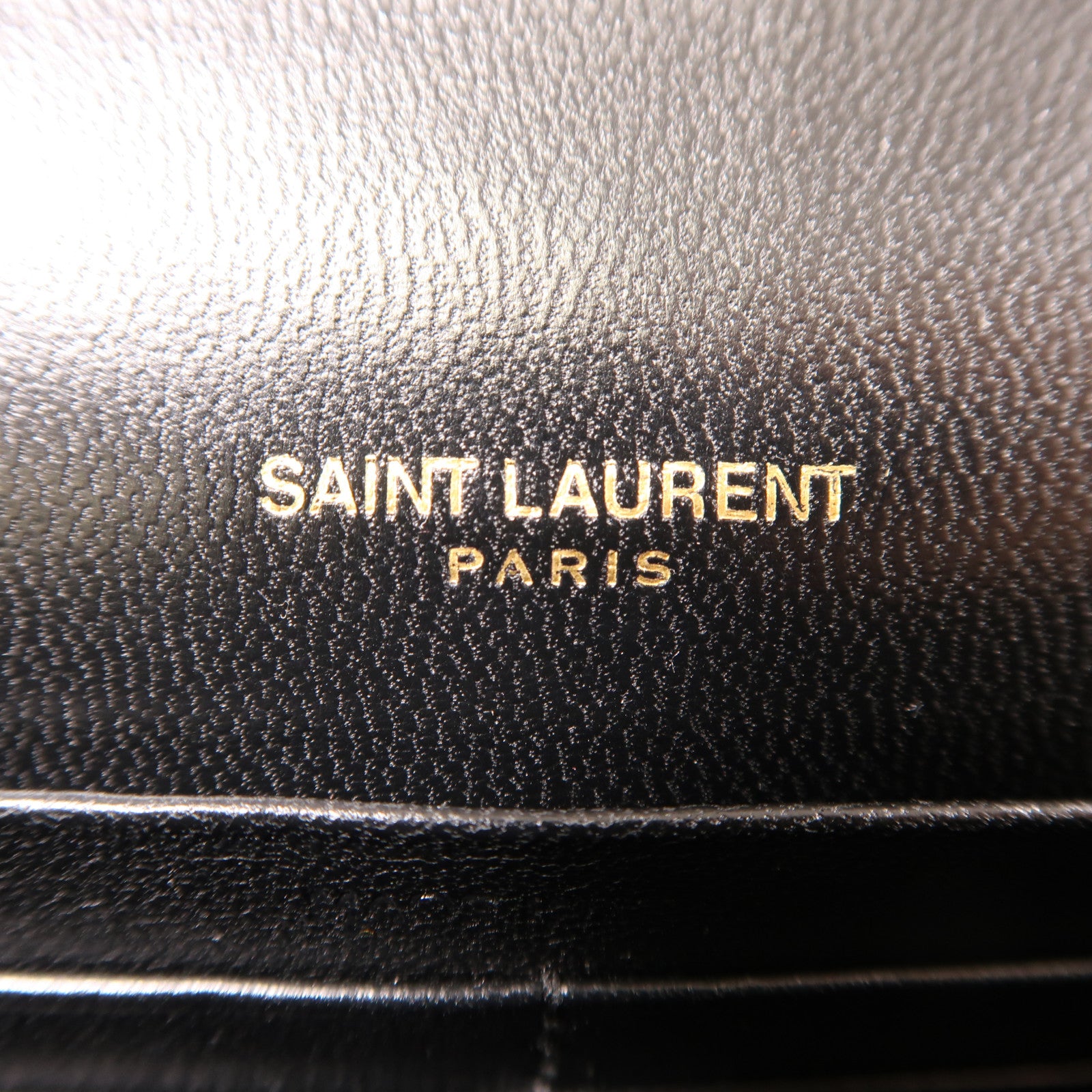 YVES SAINT LAURENT 皮革Cassandre Envelope Chain Wallet金扣鏈帶肩背袋黑色