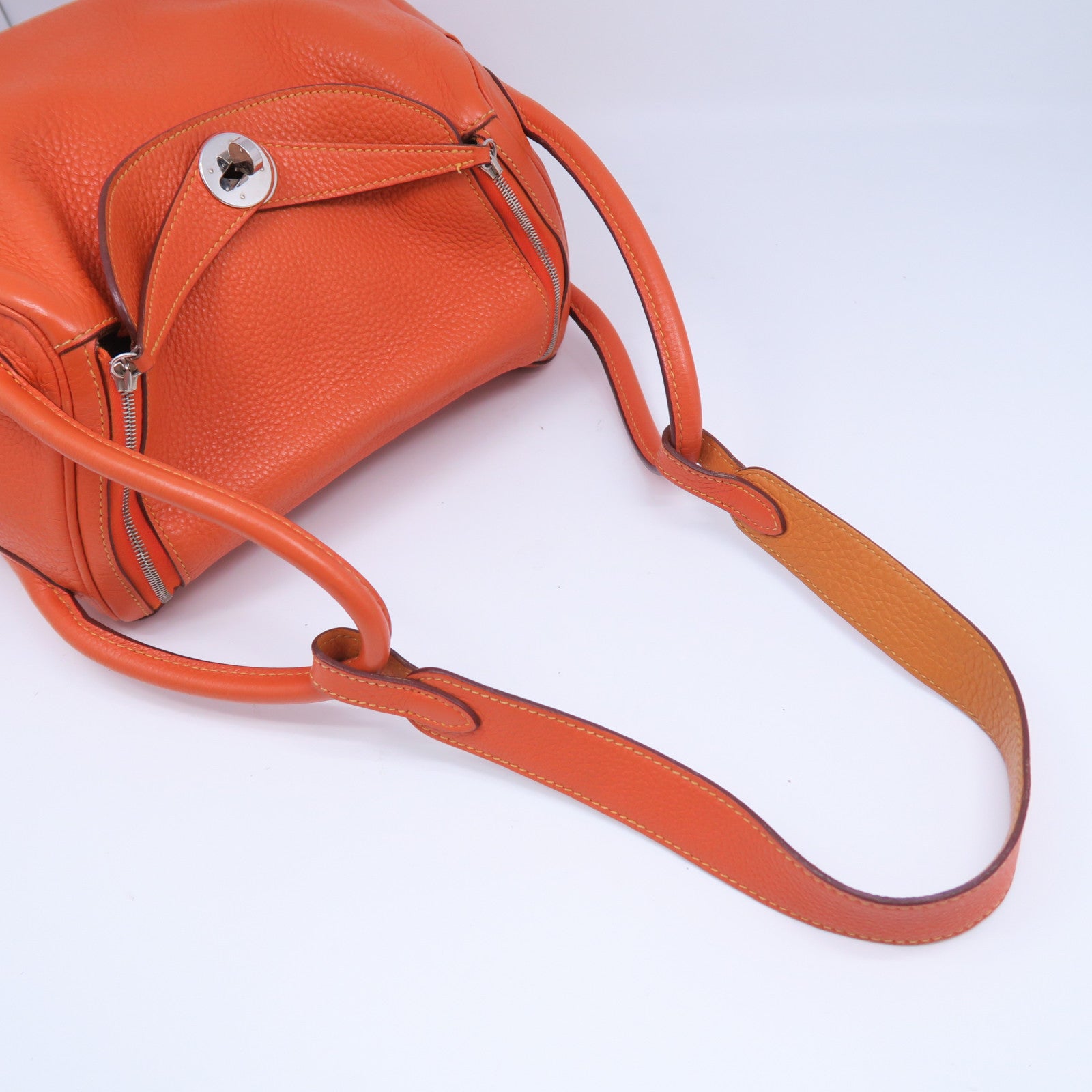 HERMES 【清倉大減價】Clemence皮革Lindy 26銀扣手挽肩背兩用袋Feu火焰橘色