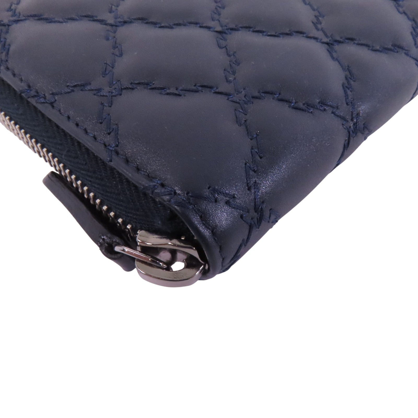 CHANEL 牛皮皮革Round Long Wallet銀扣拉鏈長錢包