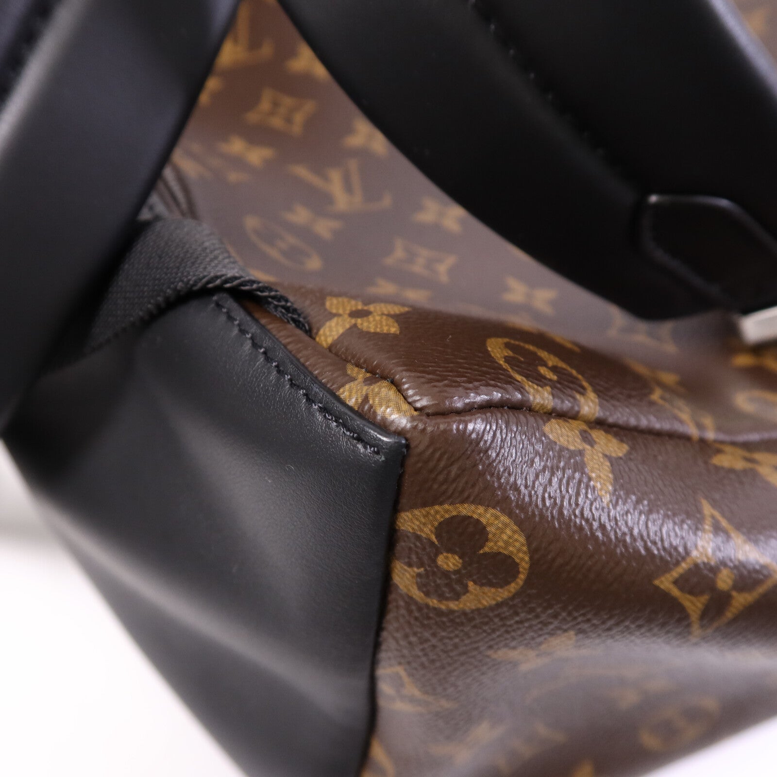 LOUIS VUITTON 【激減優惠】Monogram Macassar Discovery Backpack PM銀扣背包