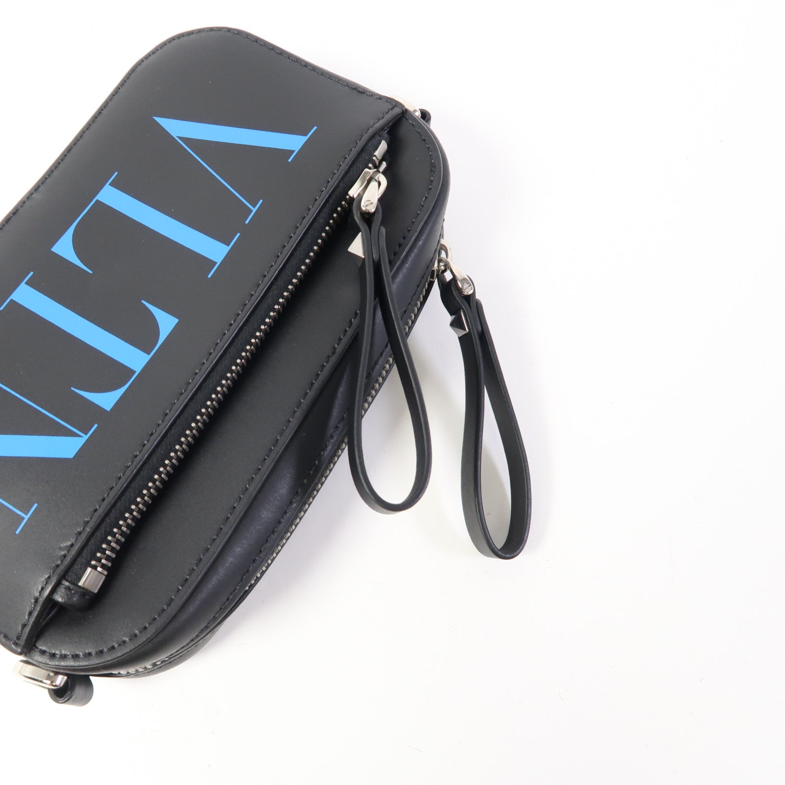Valentino 皮革VLTN Zip Pouch Bag銀扣肩背袋