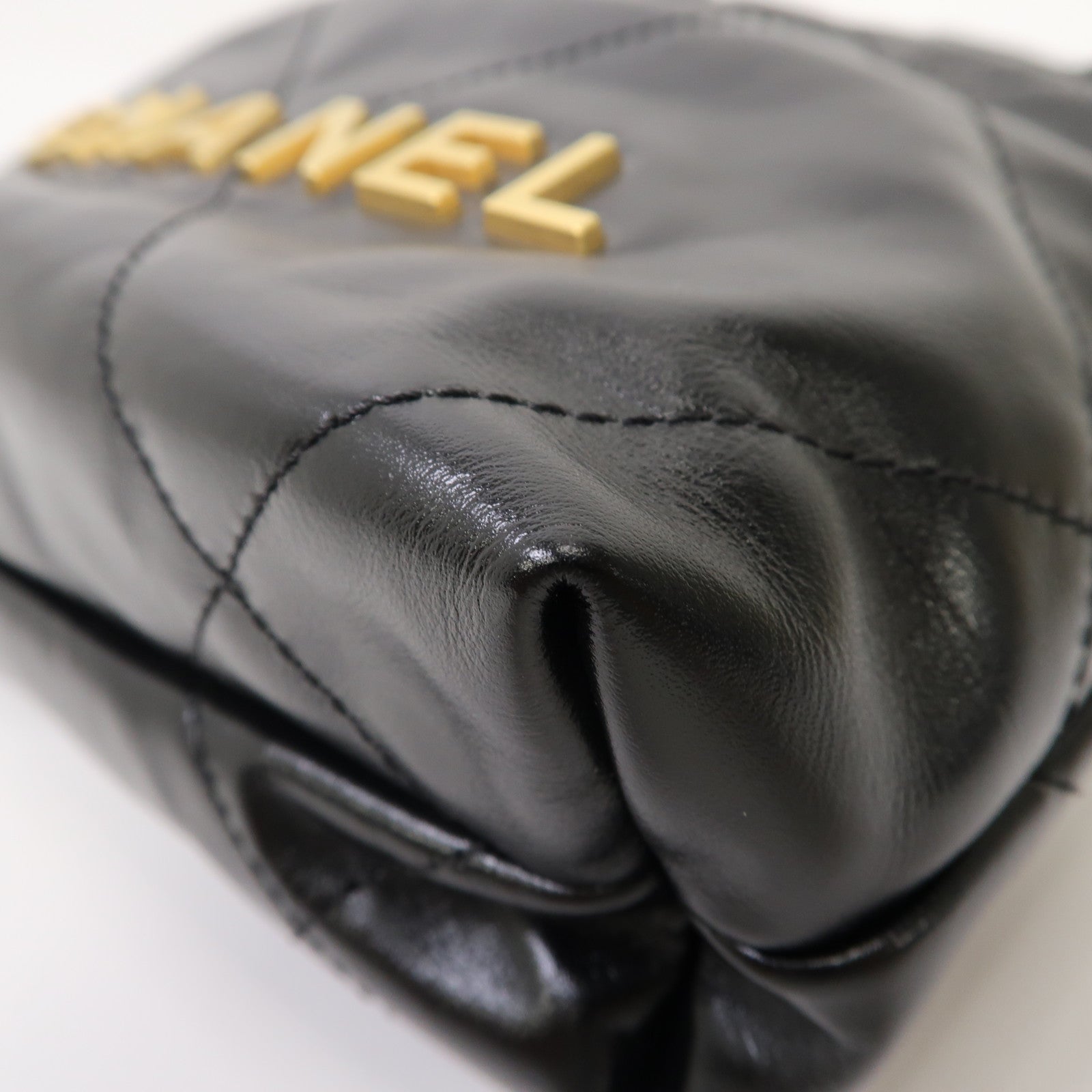 CHANEL 菱格牛皮皮革Chanel 22 Mini金扣肩背袋黑色