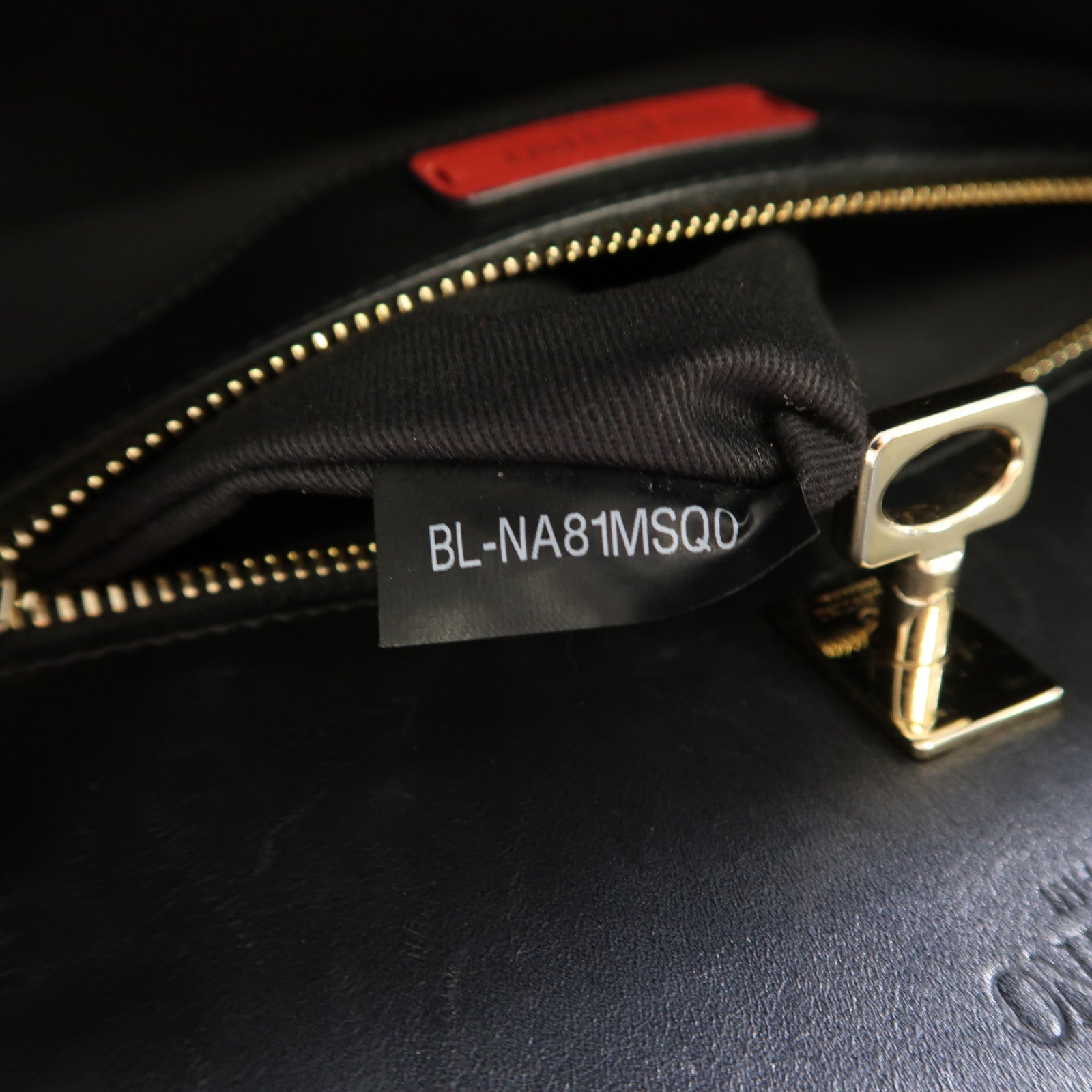 Valentino 牛皮皮革2 Way Shoulder金扣手挽肩背兩用袋黑色