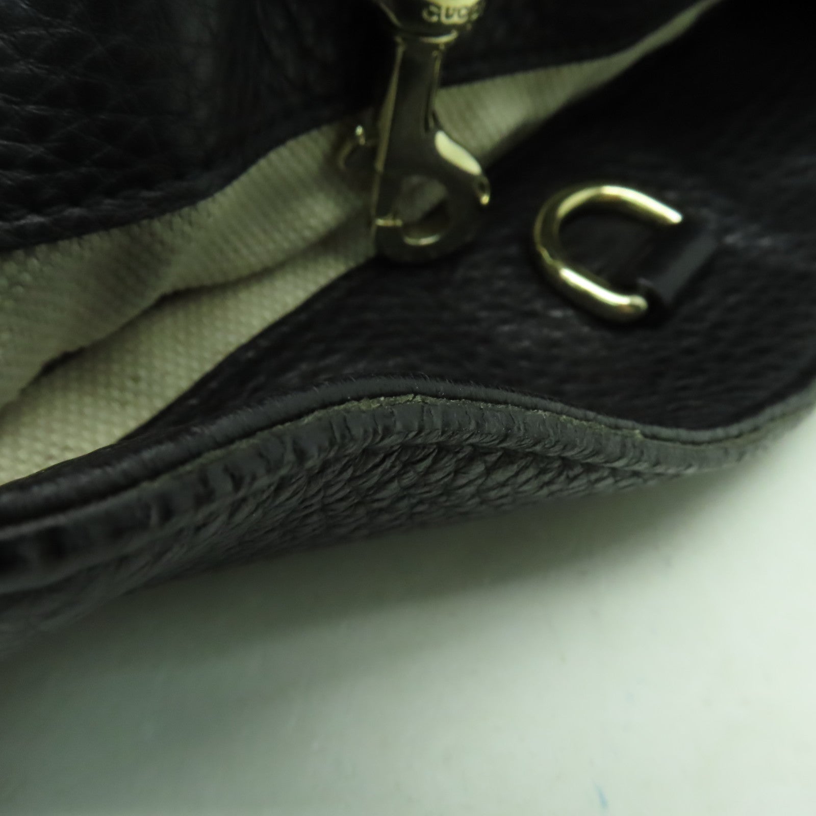 GUCCI 牛皮皮革Chain Shoulder Bag金扣鏈帶肩背袋黒色