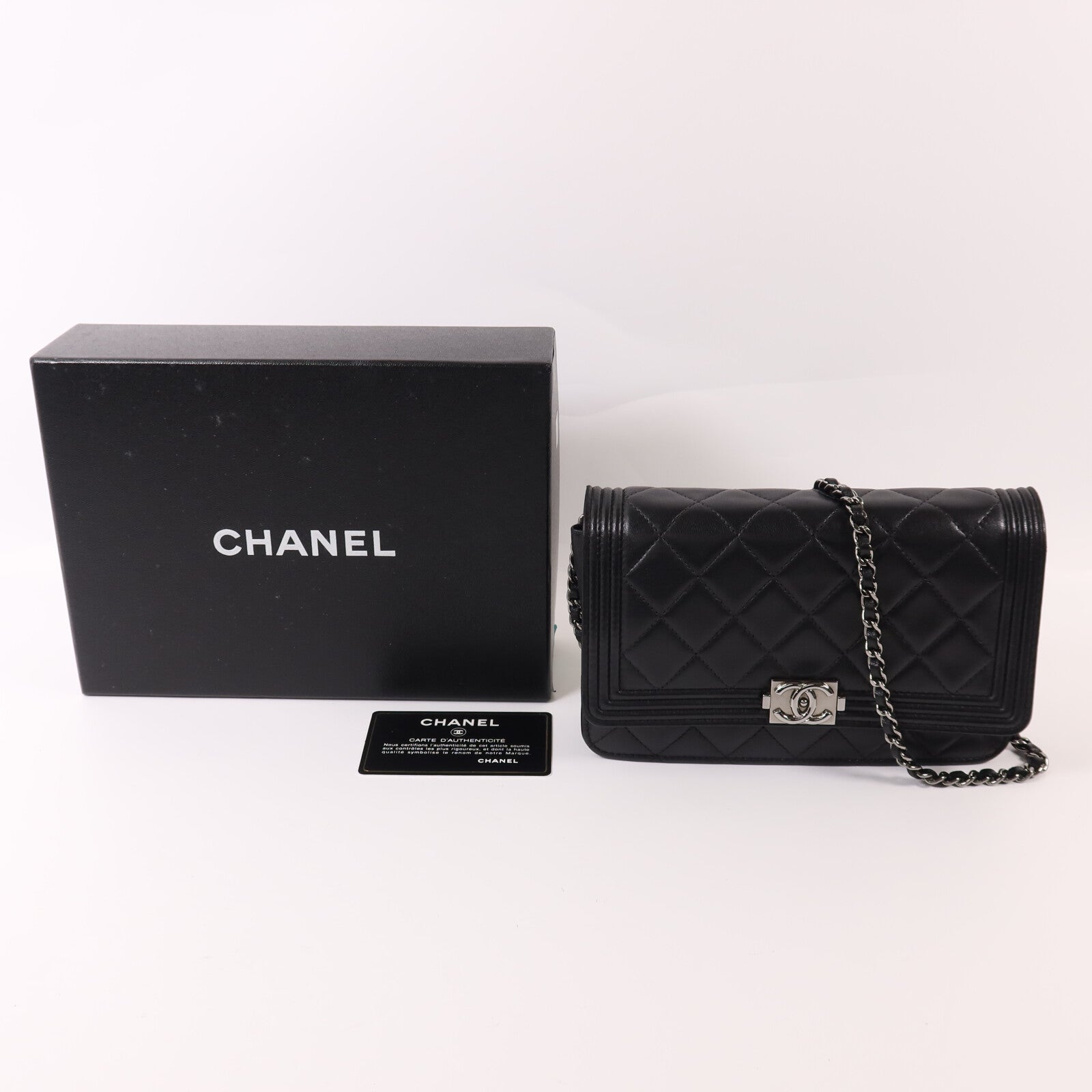 CHANEL 羊皮皮革Boy Wallet On Chain銀扣鏈帶肩背袋