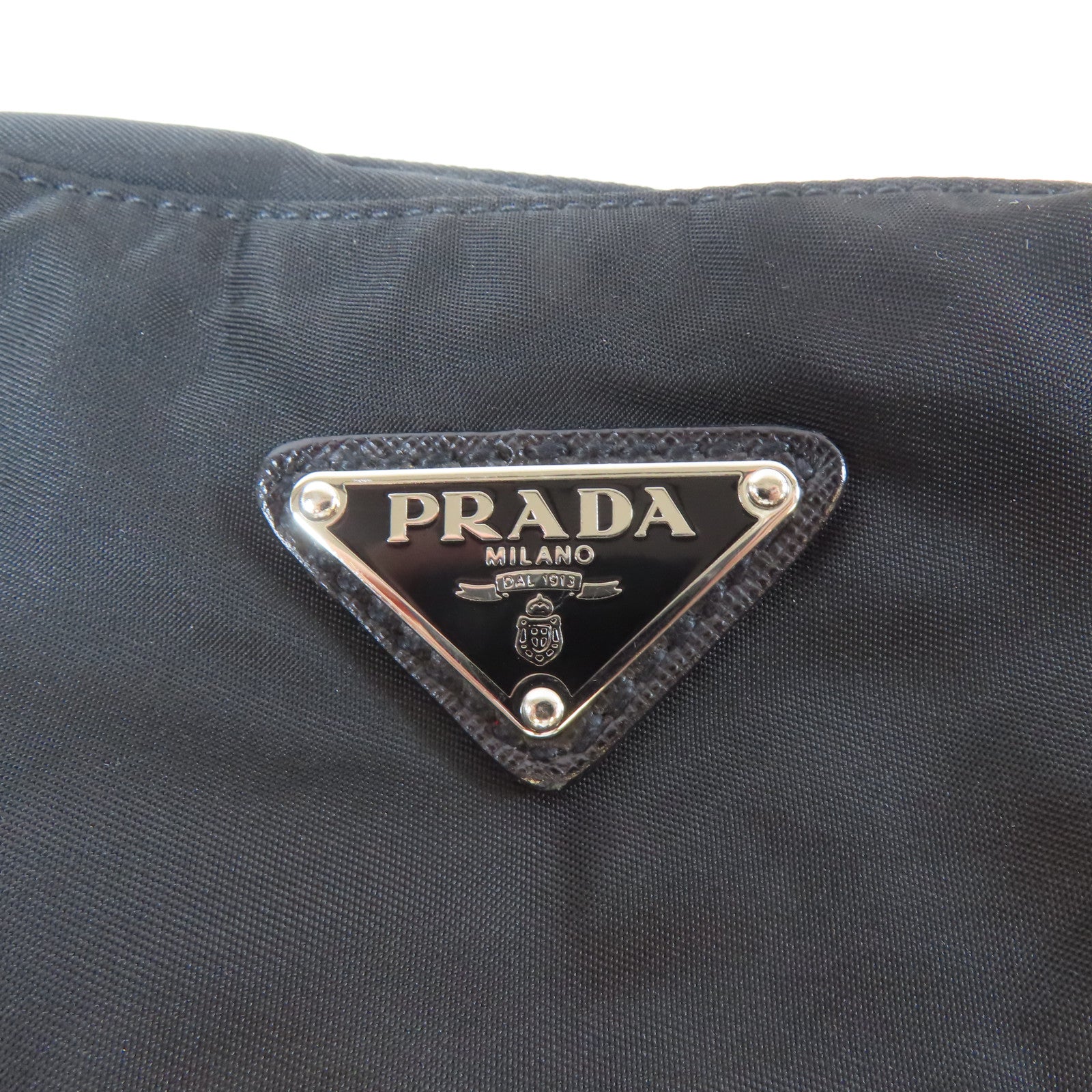 PRADA 尼龍Shoulder Bag銀扣肩背袋黑色