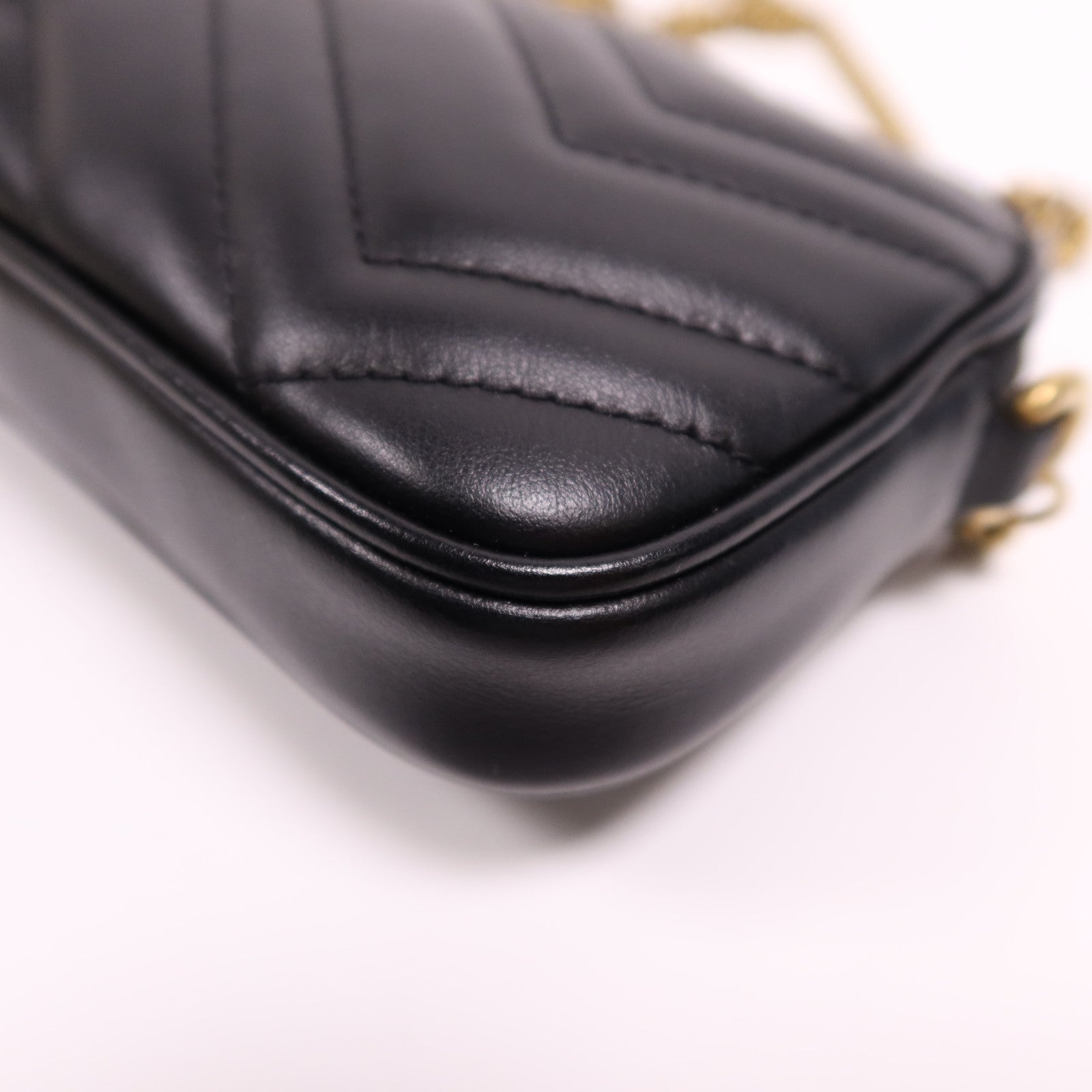 GUCCI 牛皮皮革GG Marmont金扣鏈帶肩背袋