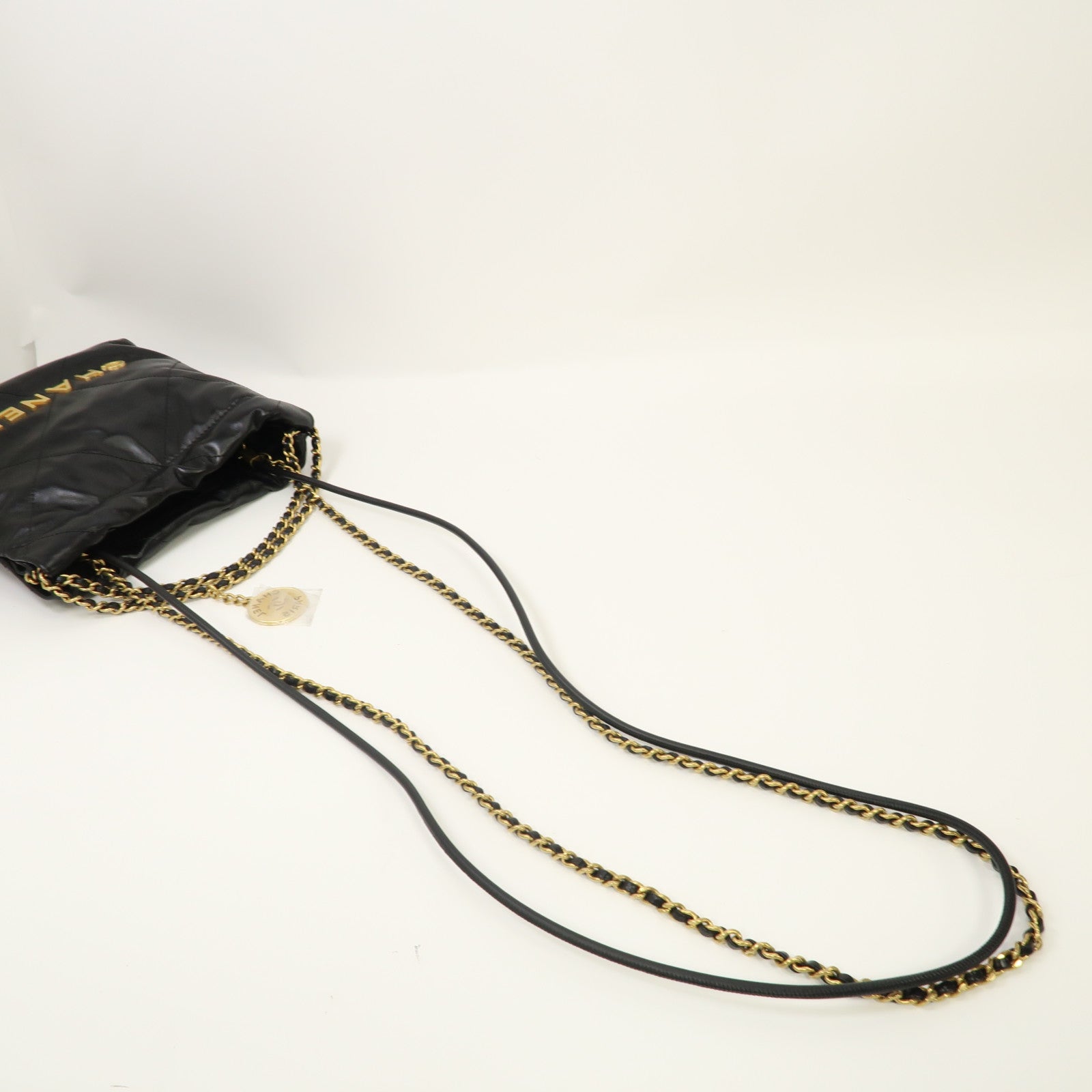 CHANEL 菱格牛皮皮革Chanel 22 Mini金扣肩背袋黑色