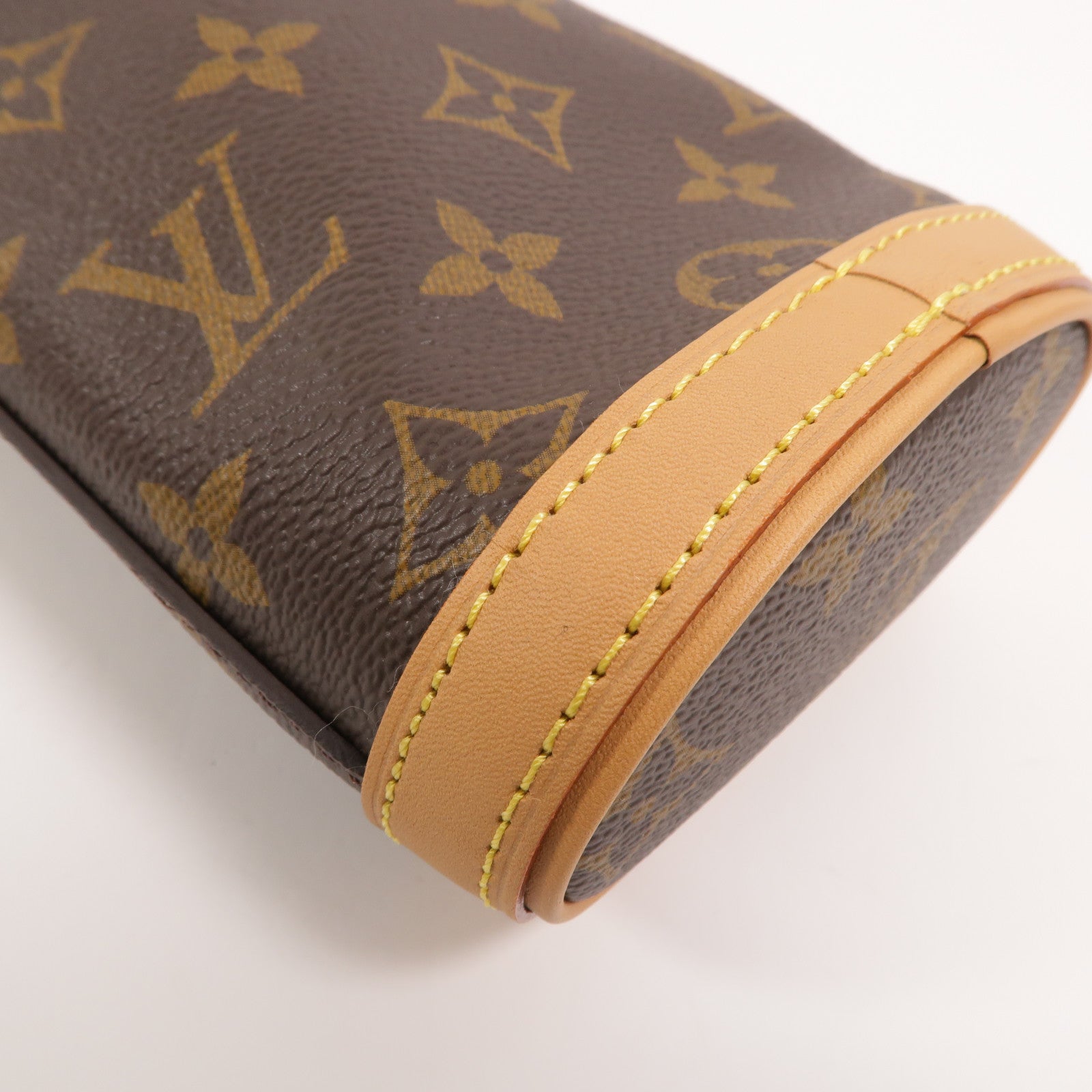 LOUIS VUITTON Monogram Fold Me Pouch肩背袋