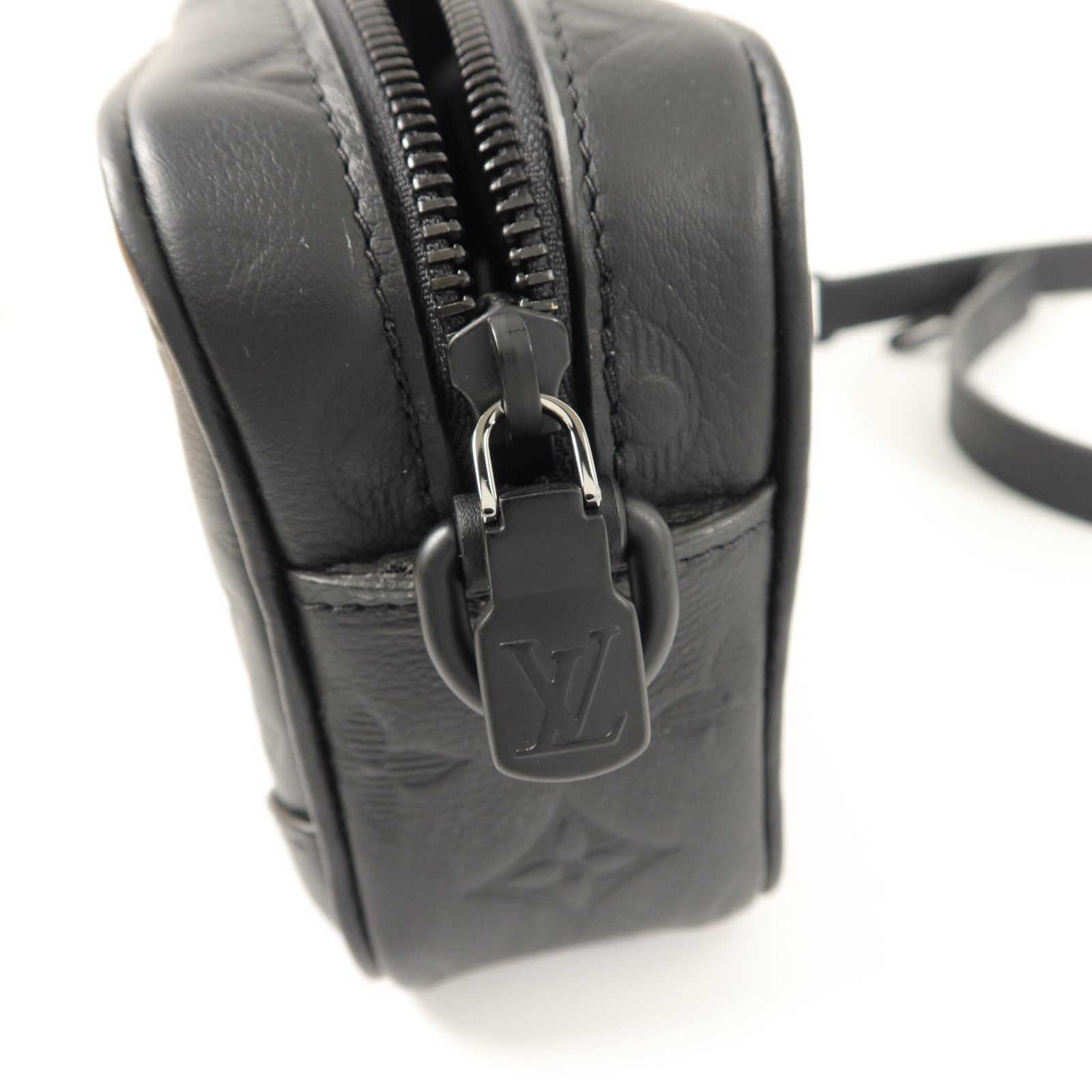 LOUIS VUITTON Monogram Shadow Trocadero Wearable Wallet肩背袋