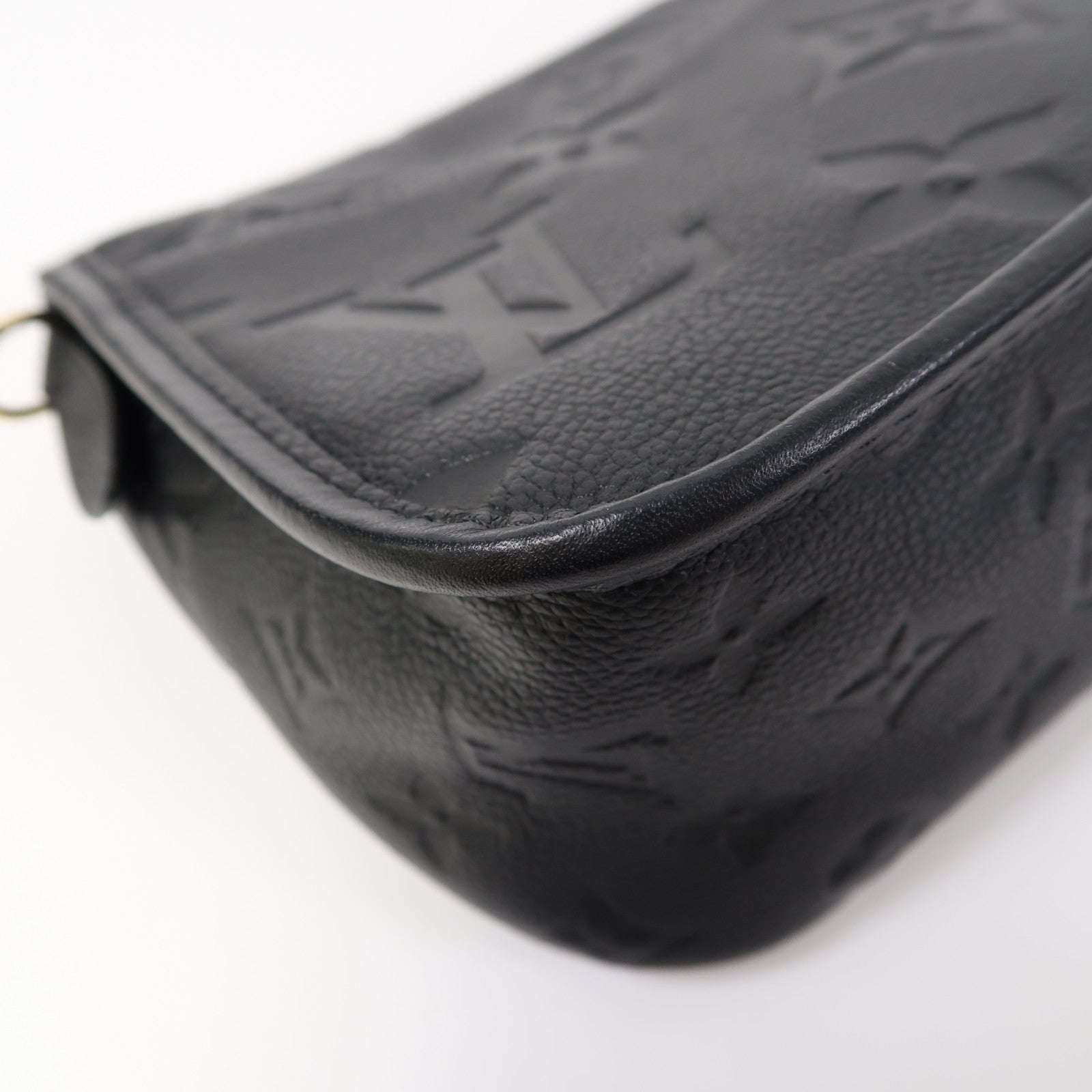 LOUIS VUITTON Monogram Empreinte Diane金扣肩背袋黑色