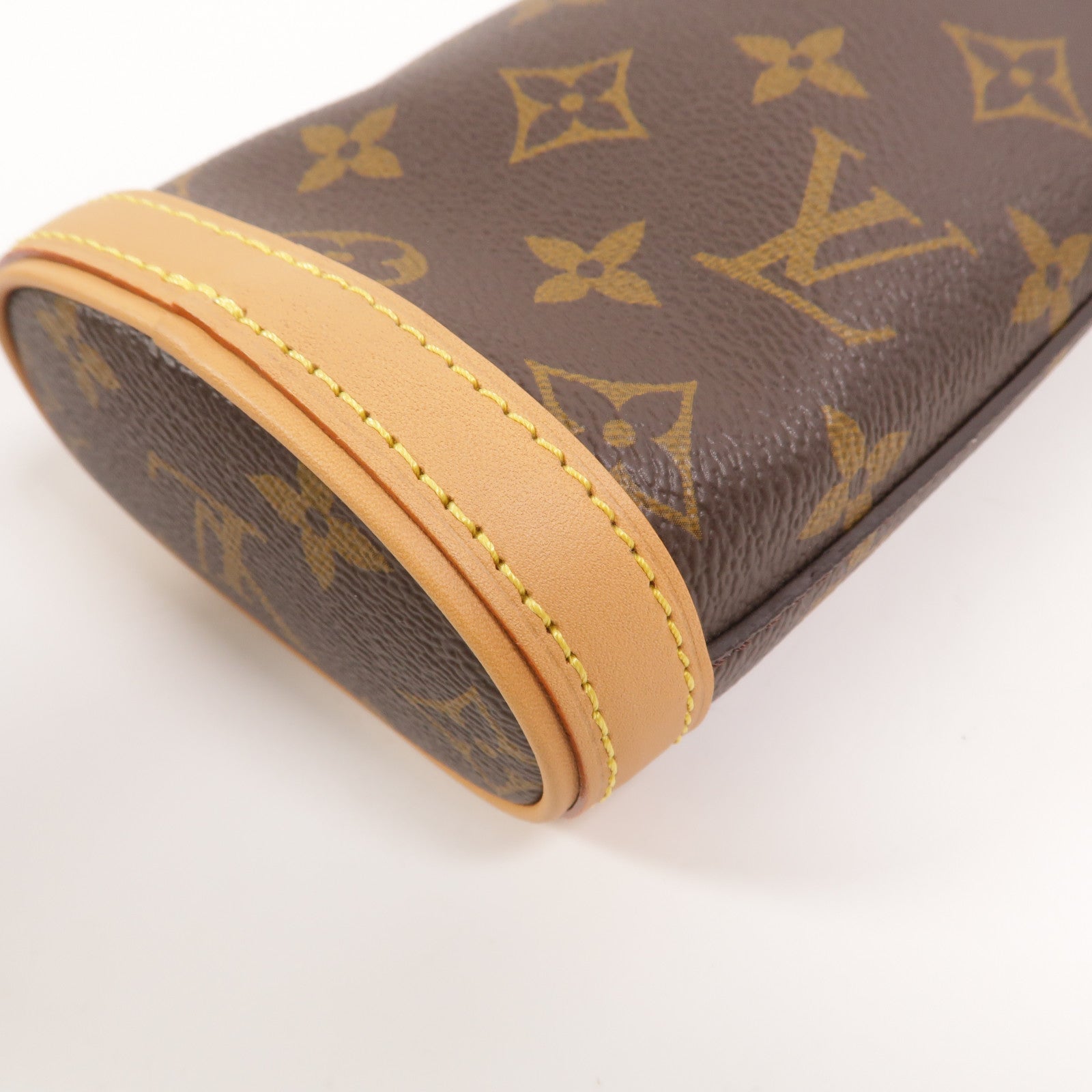 LOUIS VUITTON Monogram Fold Me Pouch肩背袋