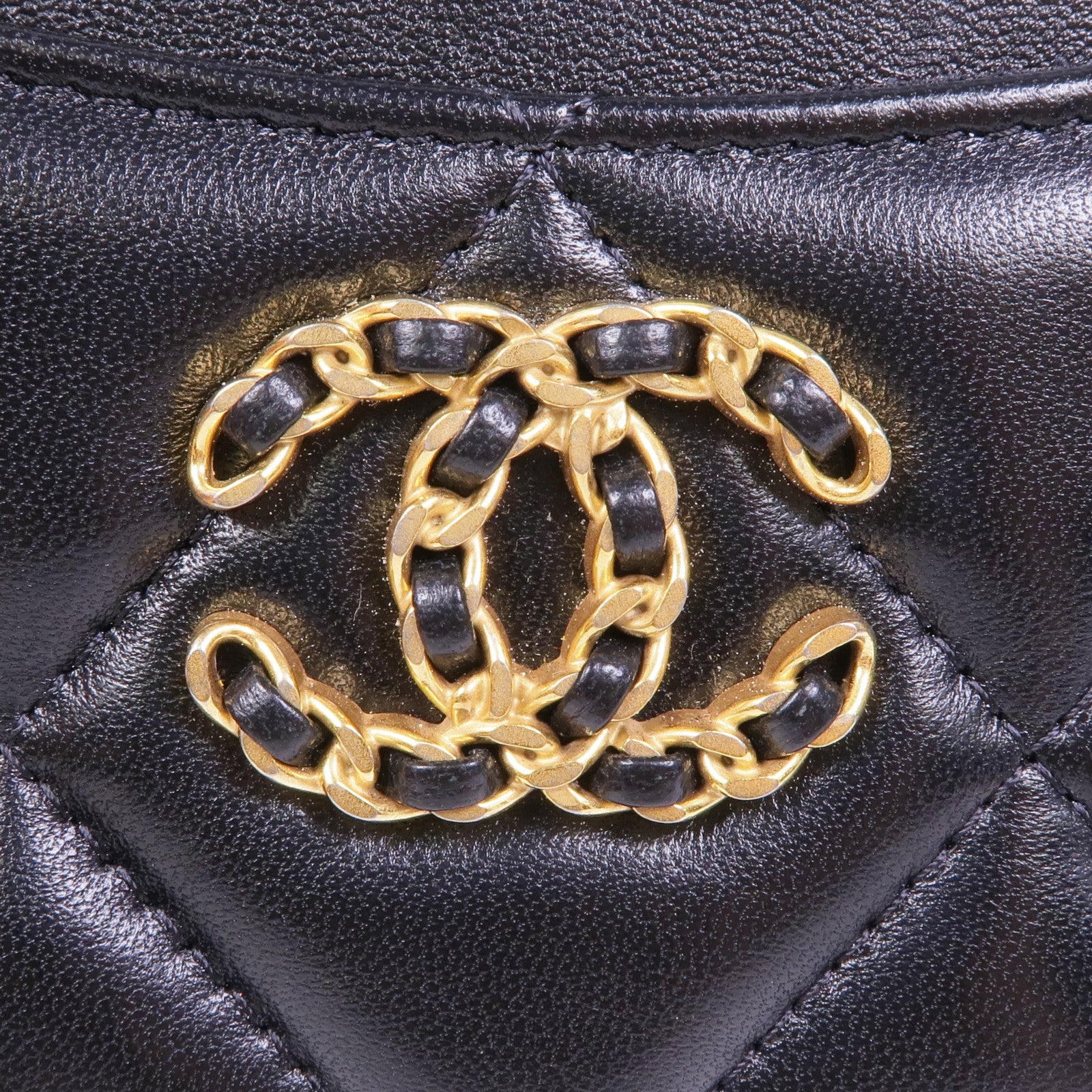 CHANEL 羊皮皮革C19 Card Case金扣卡片套
