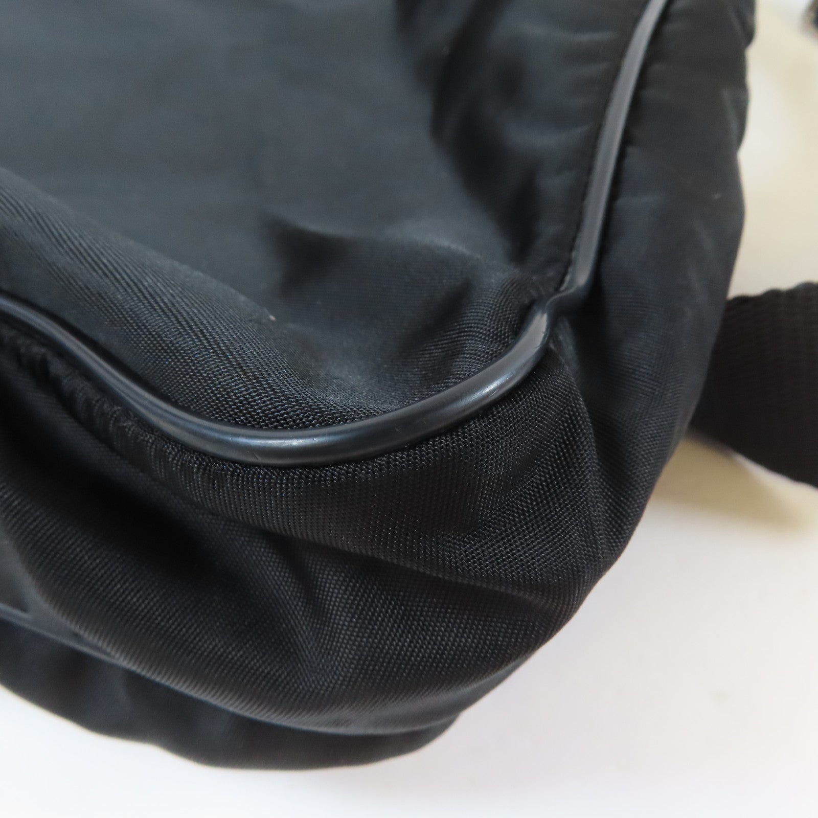 PRADA 尼龍Shoulder Bag銀扣肩背袋黑色