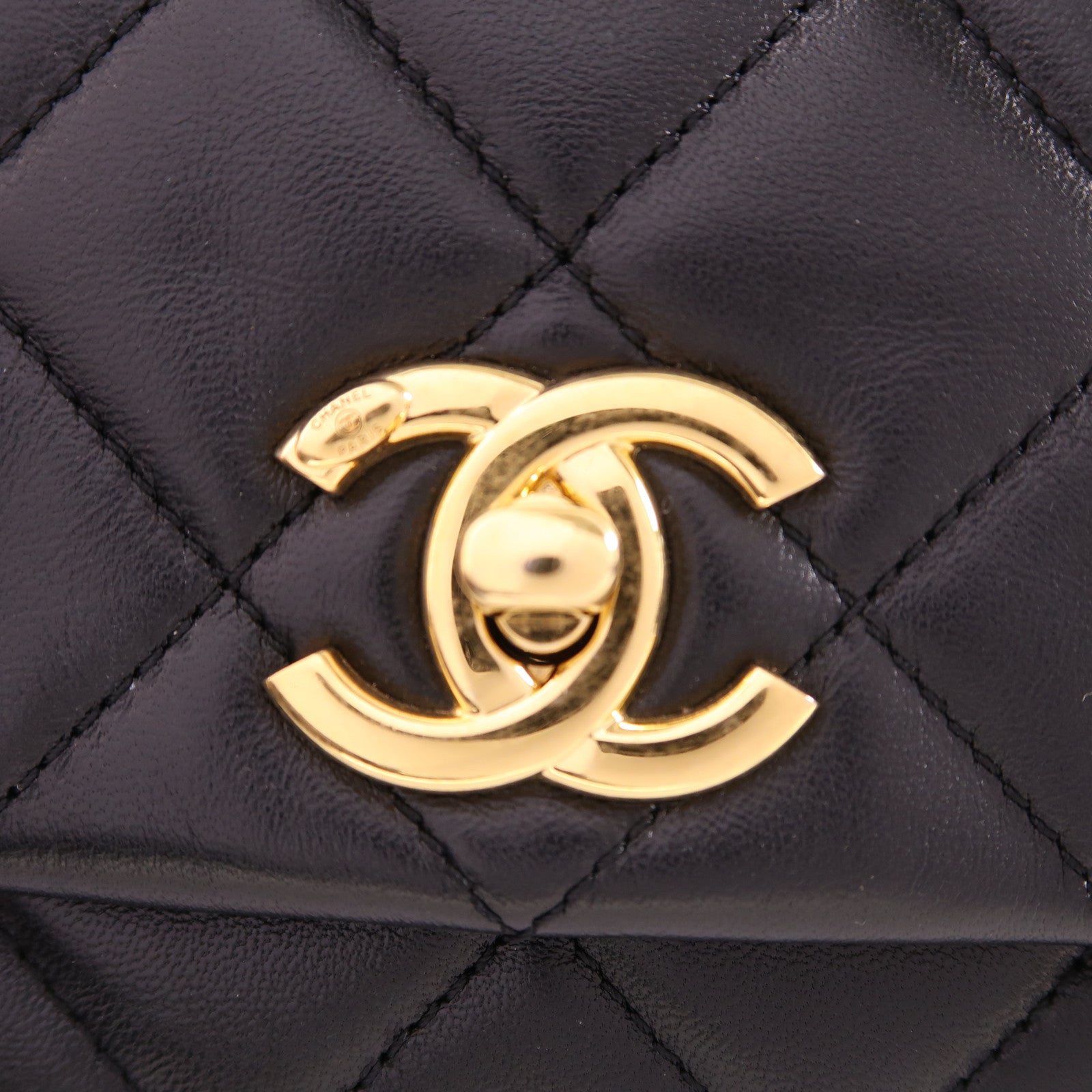 CHANEL 羊皮皮革Chain Shoulder金扣鏈帶肩背袋黑色