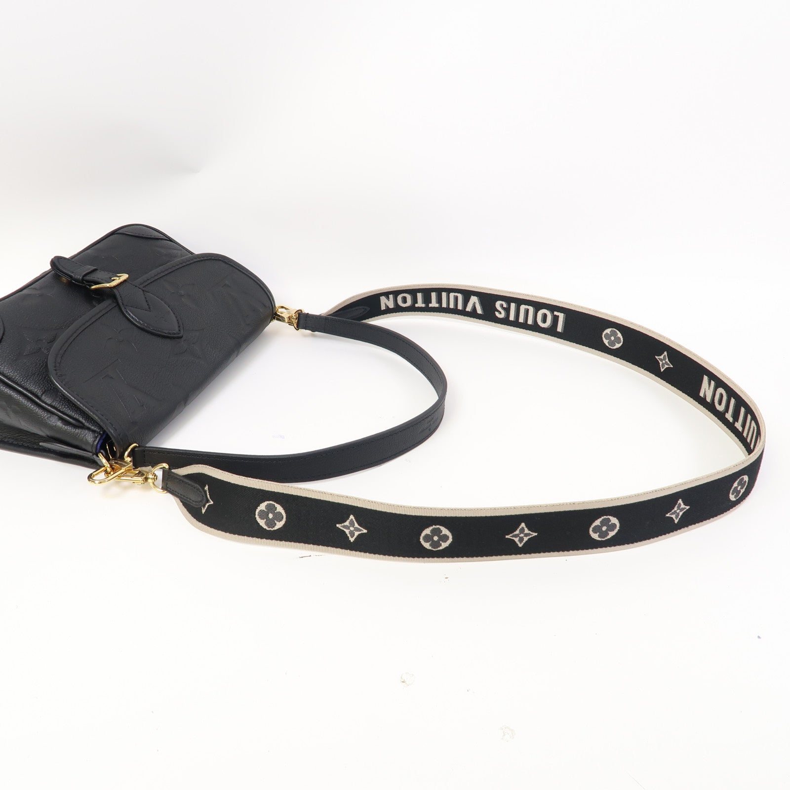 LOUIS VUITTON Monogram Empreinte Diane金扣肩背袋黑色