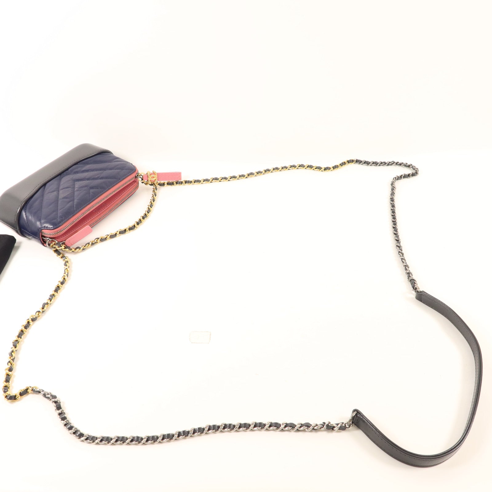 CHANEL 牛皮皮革Gabrielle Wallet On Chain鏈帶肩背袋